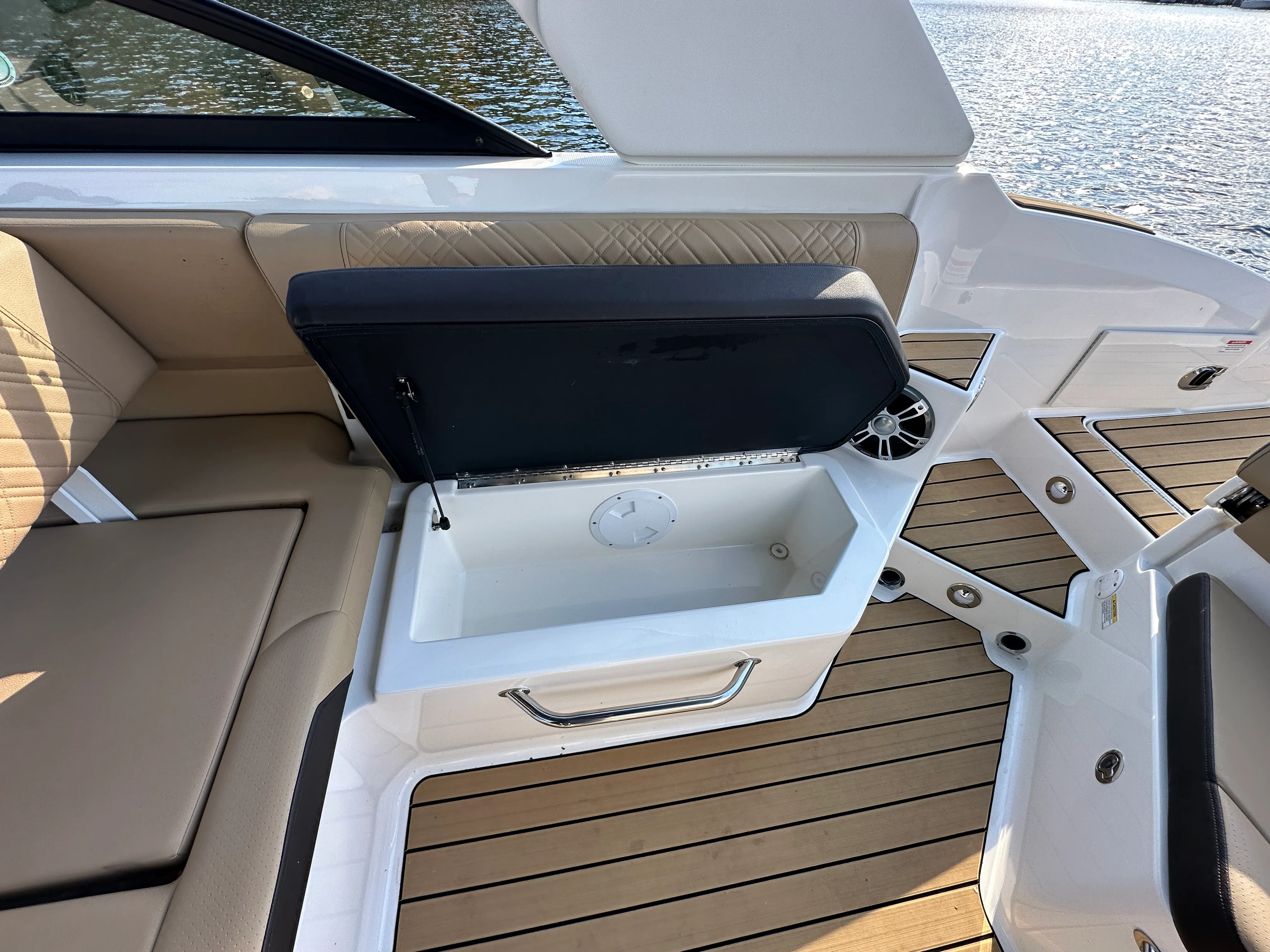 2025 Sea Ray SDX 270 Surf Image Thumbnail #32