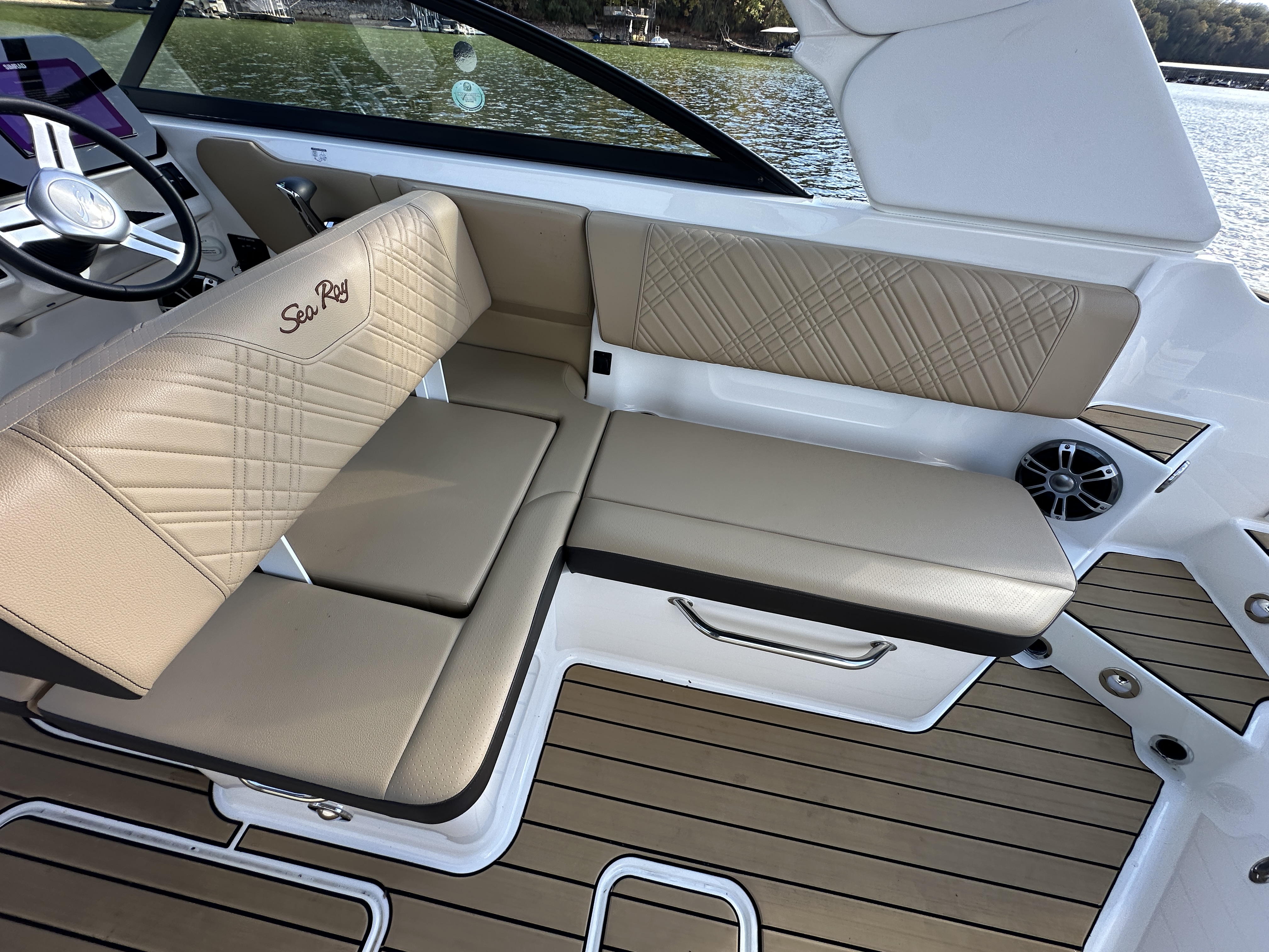 2025 Sea Ray SDX 270 Surf Image Thumbnail #31