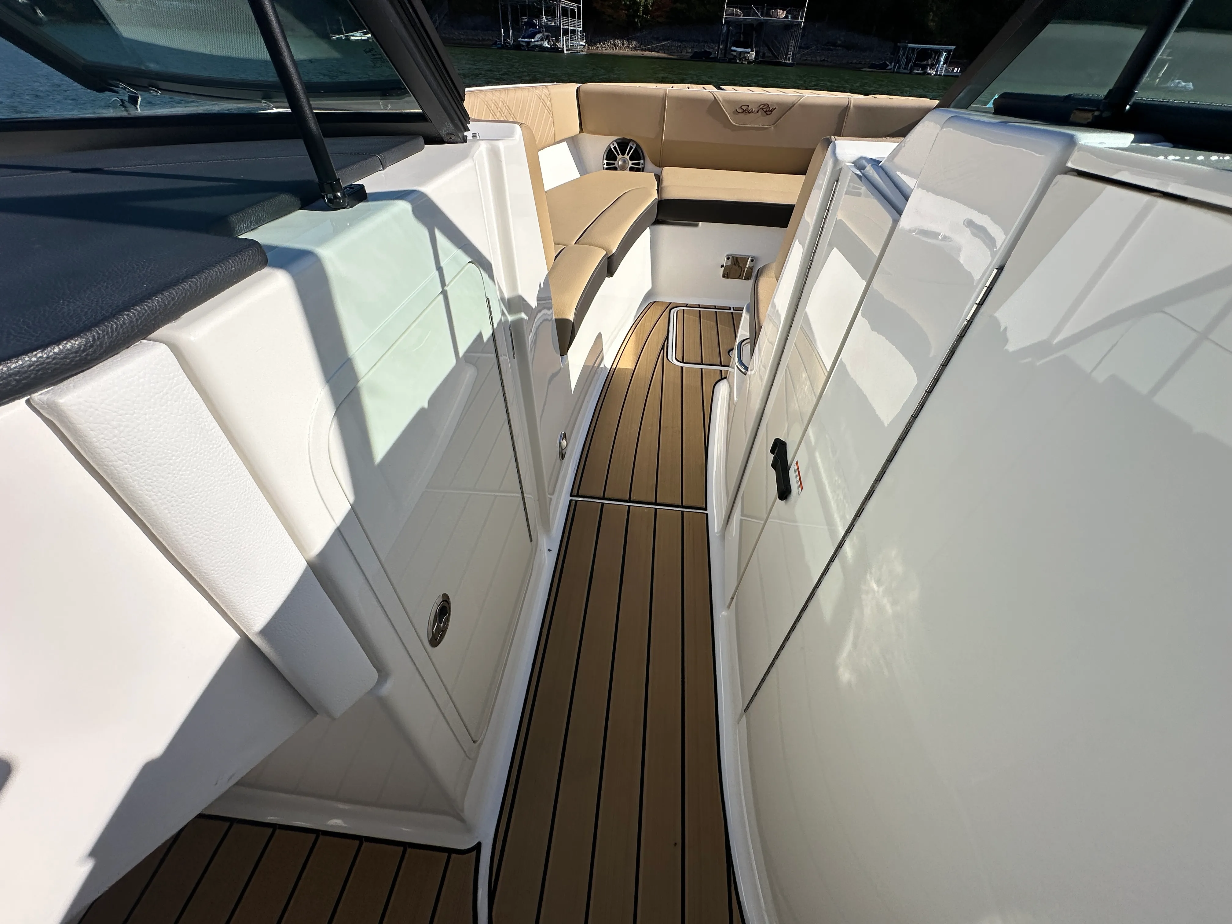 2025 Sea Ray SDX 270 Surf Image Thumbnail #19