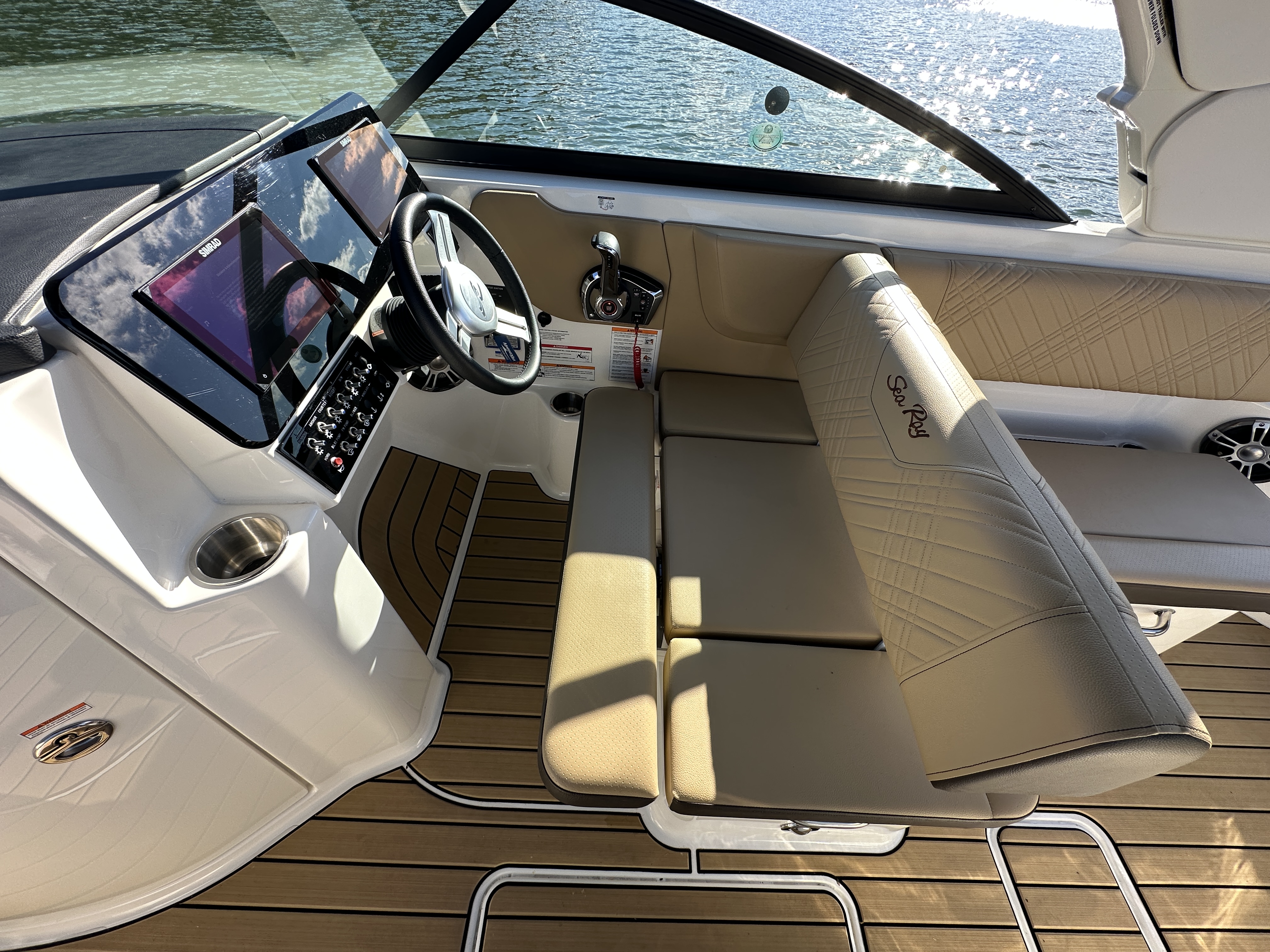 2025 Sea Ray SDX 270 Surf Image Thumbnail #22