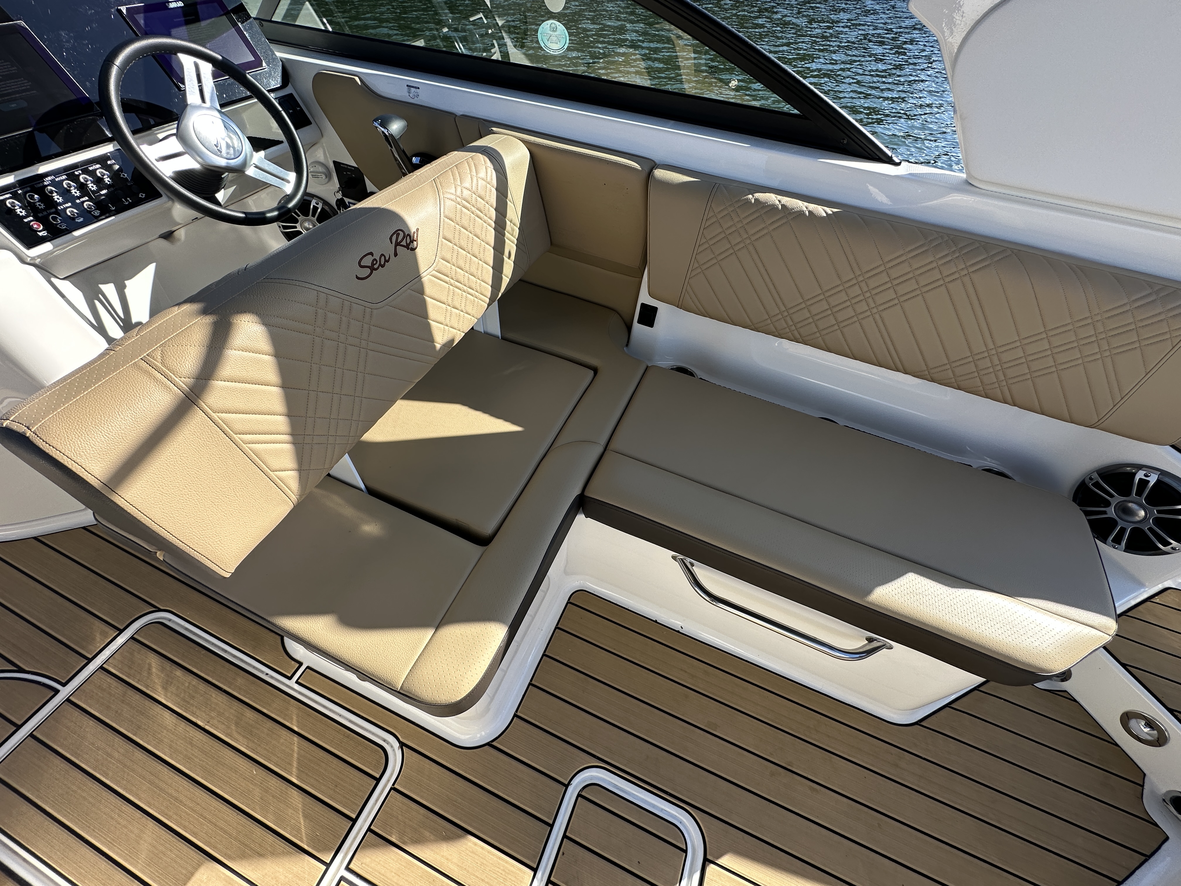 2025 Sea Ray SDX 270 Surf Image Thumbnail #28