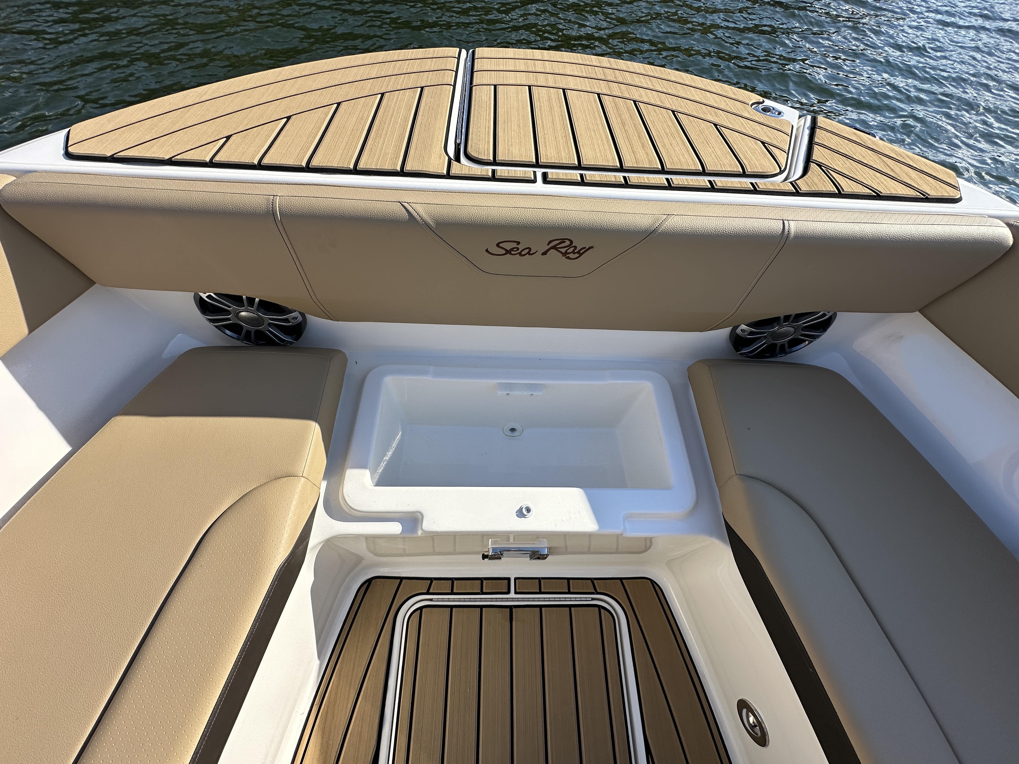 2025 Sea Ray SDX 270 Surf Image Thumbnail #17