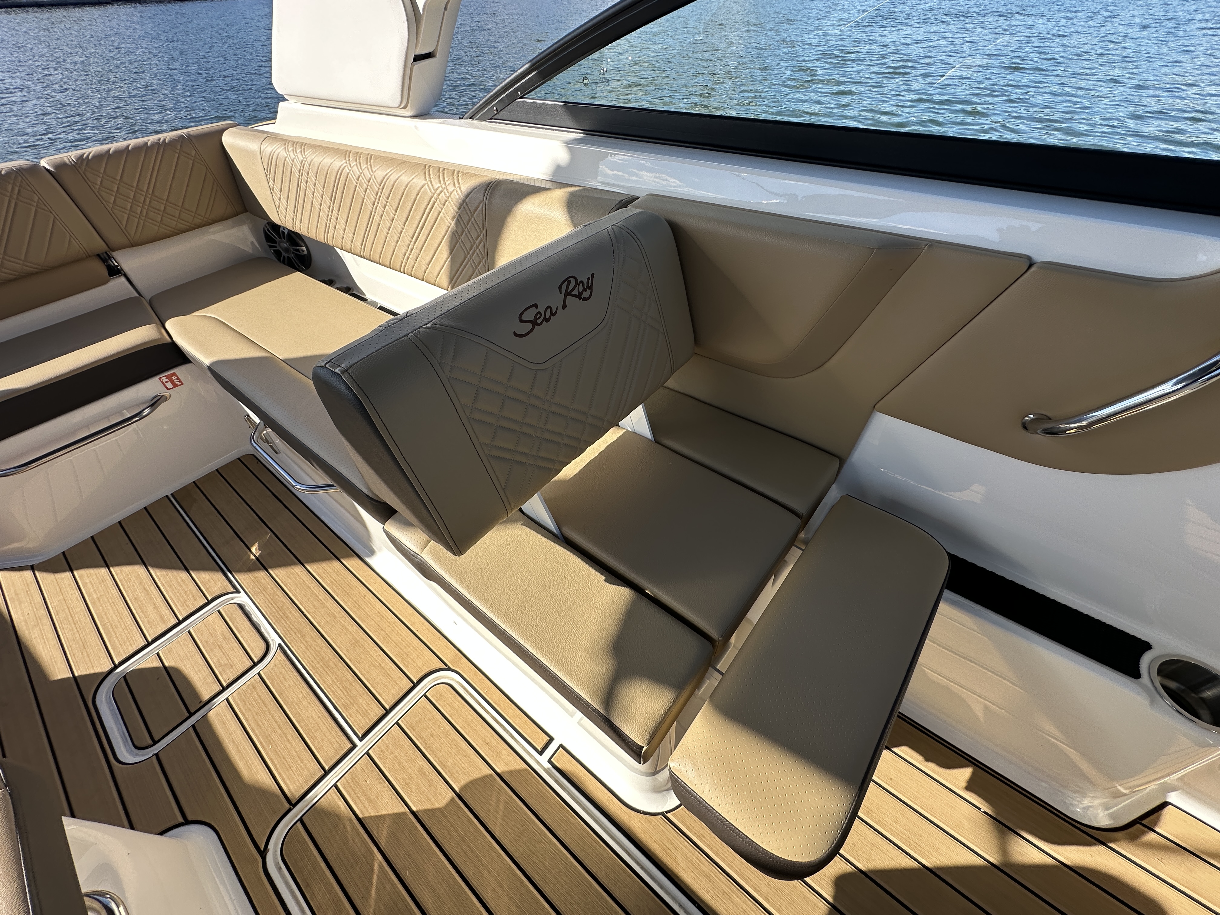 2025 Sea Ray SDX 270 Surf Image Thumbnail #29