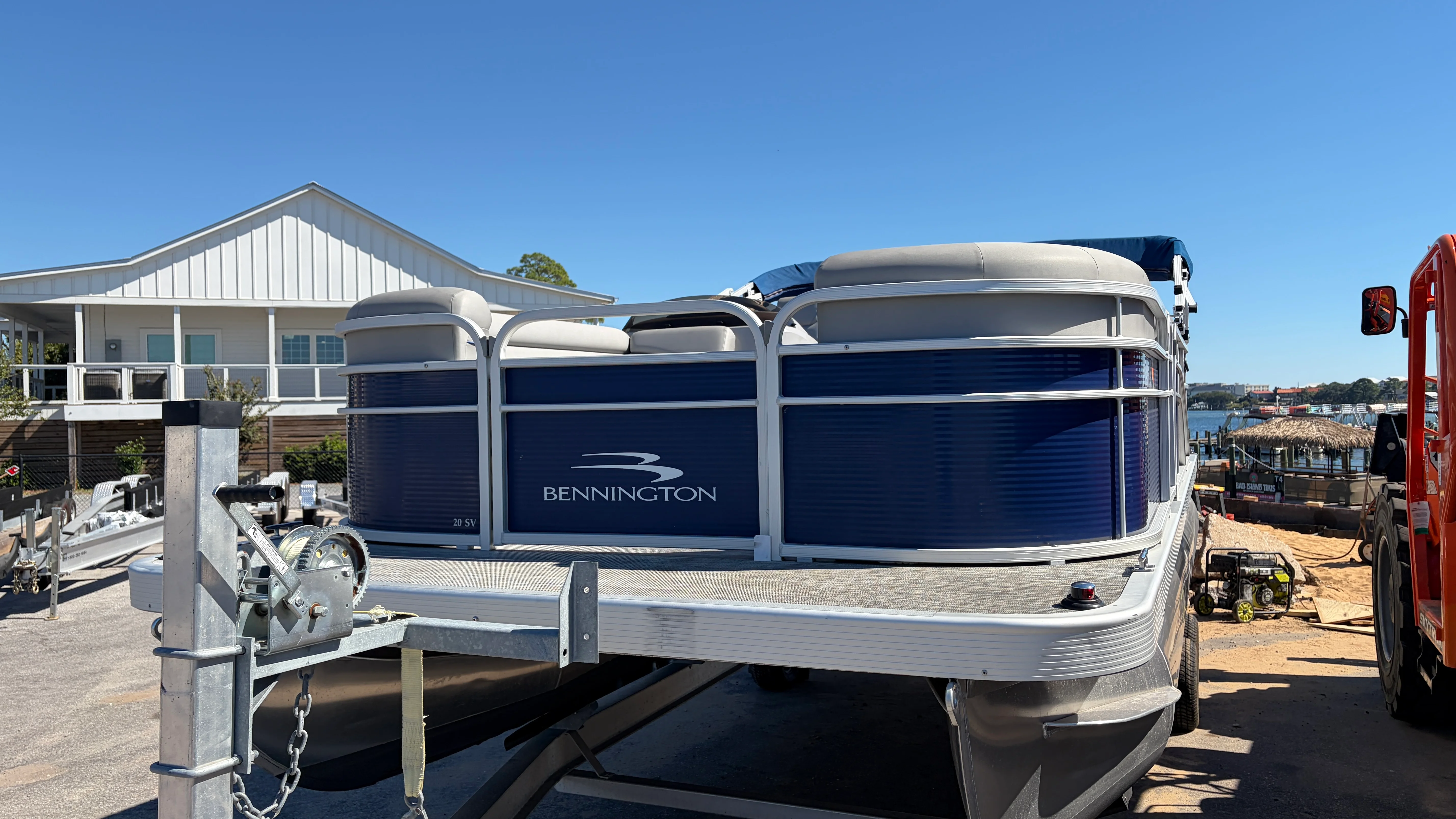 2021 Bennington 20SV Image Thumbnail #2