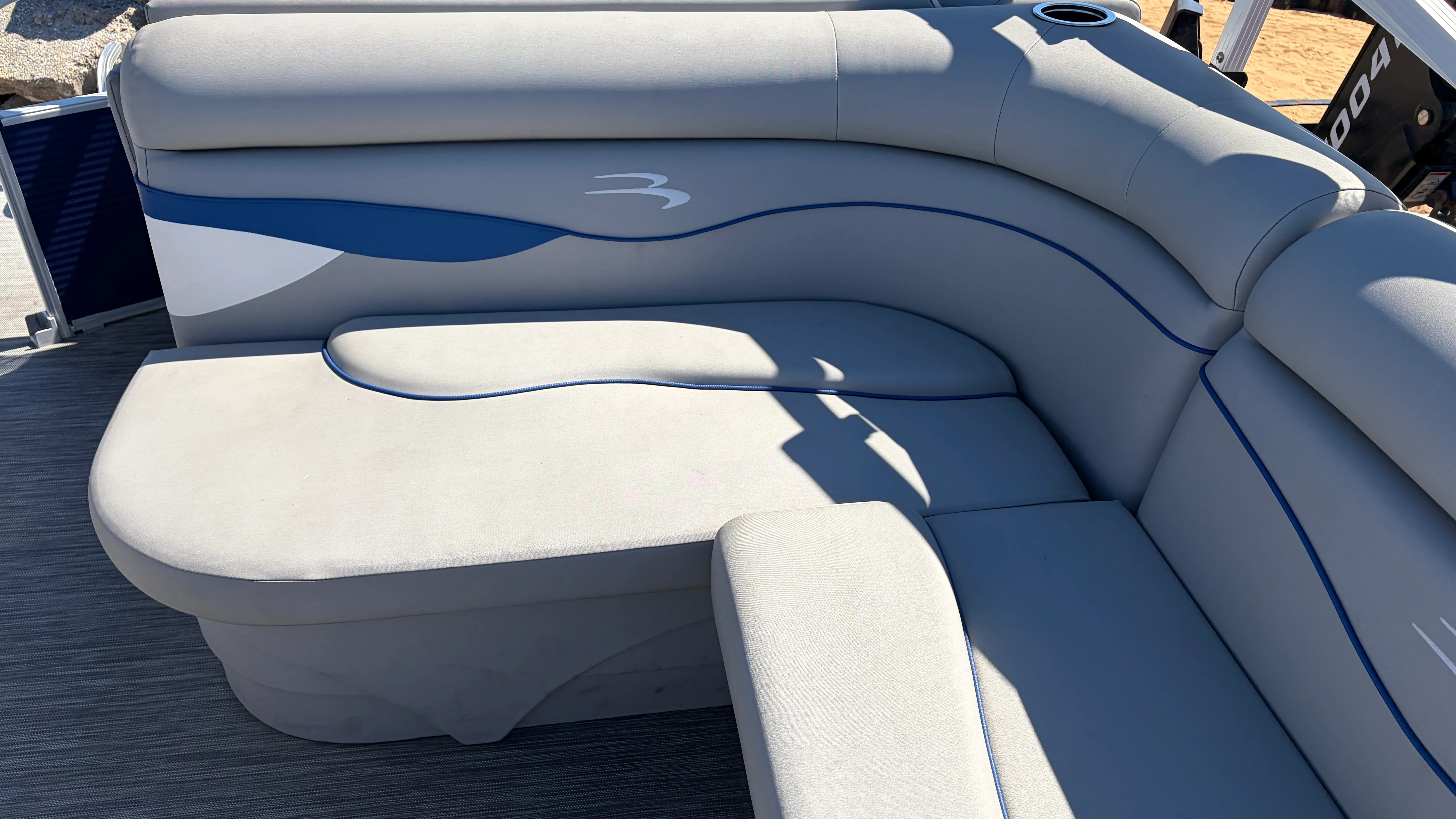 2021 Bennington 20SV Image Thumbnail #12