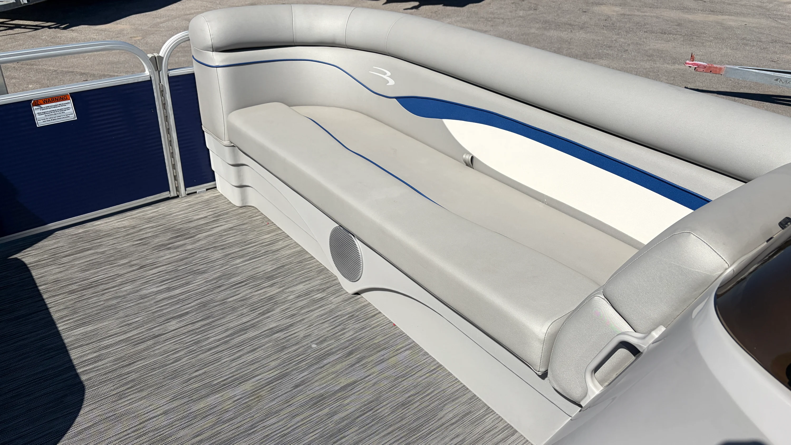 2021 Bennington 20SV Image Thumbnail #8