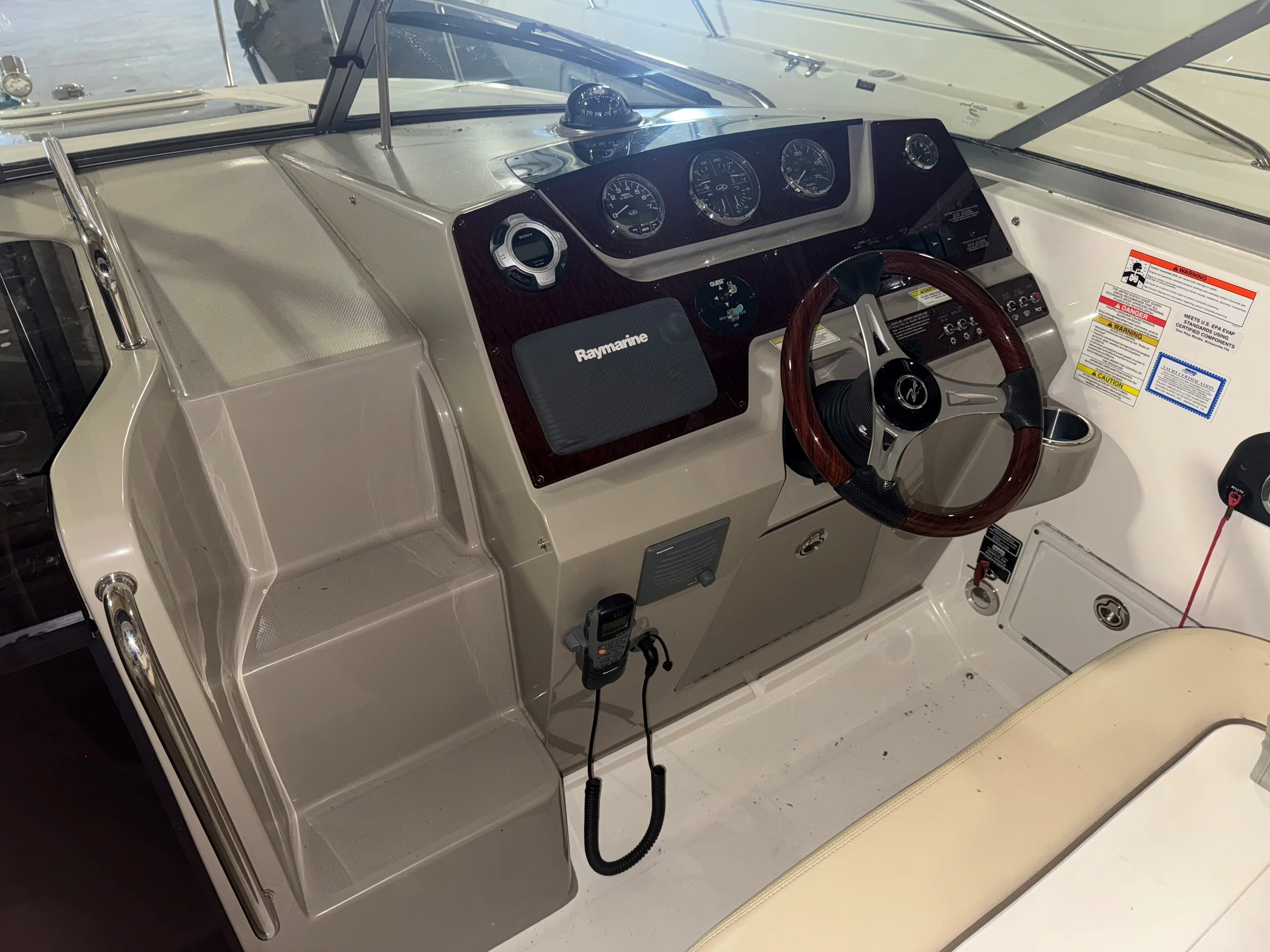 2012 Sea Ray 280 SUNDANCER Image Thumbnail #11