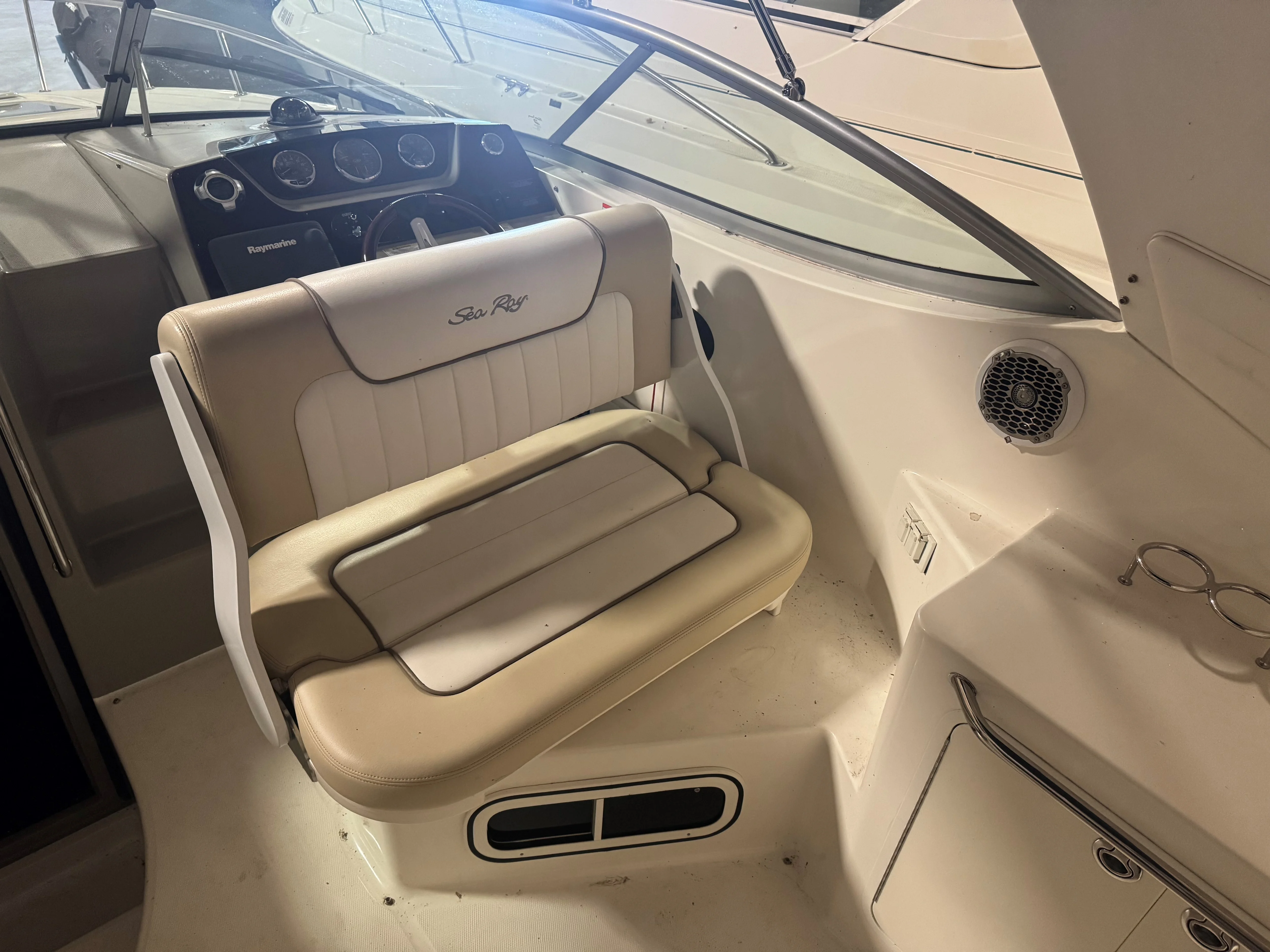 2012 Sea Ray 280 SUNDANCER Image Thumbnail #16