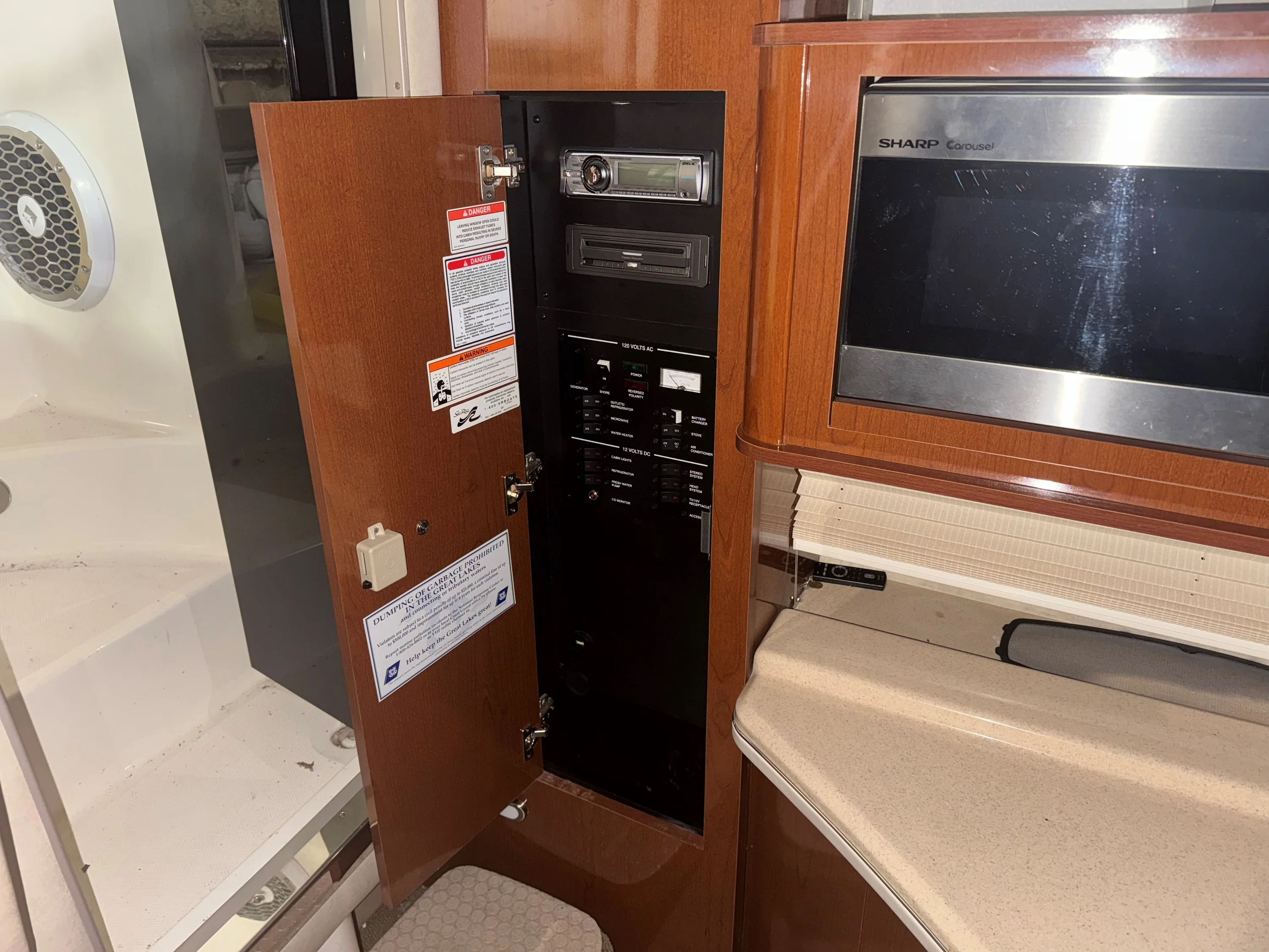 2012 Sea Ray 280 SUNDANCER Image Thumbnail #23