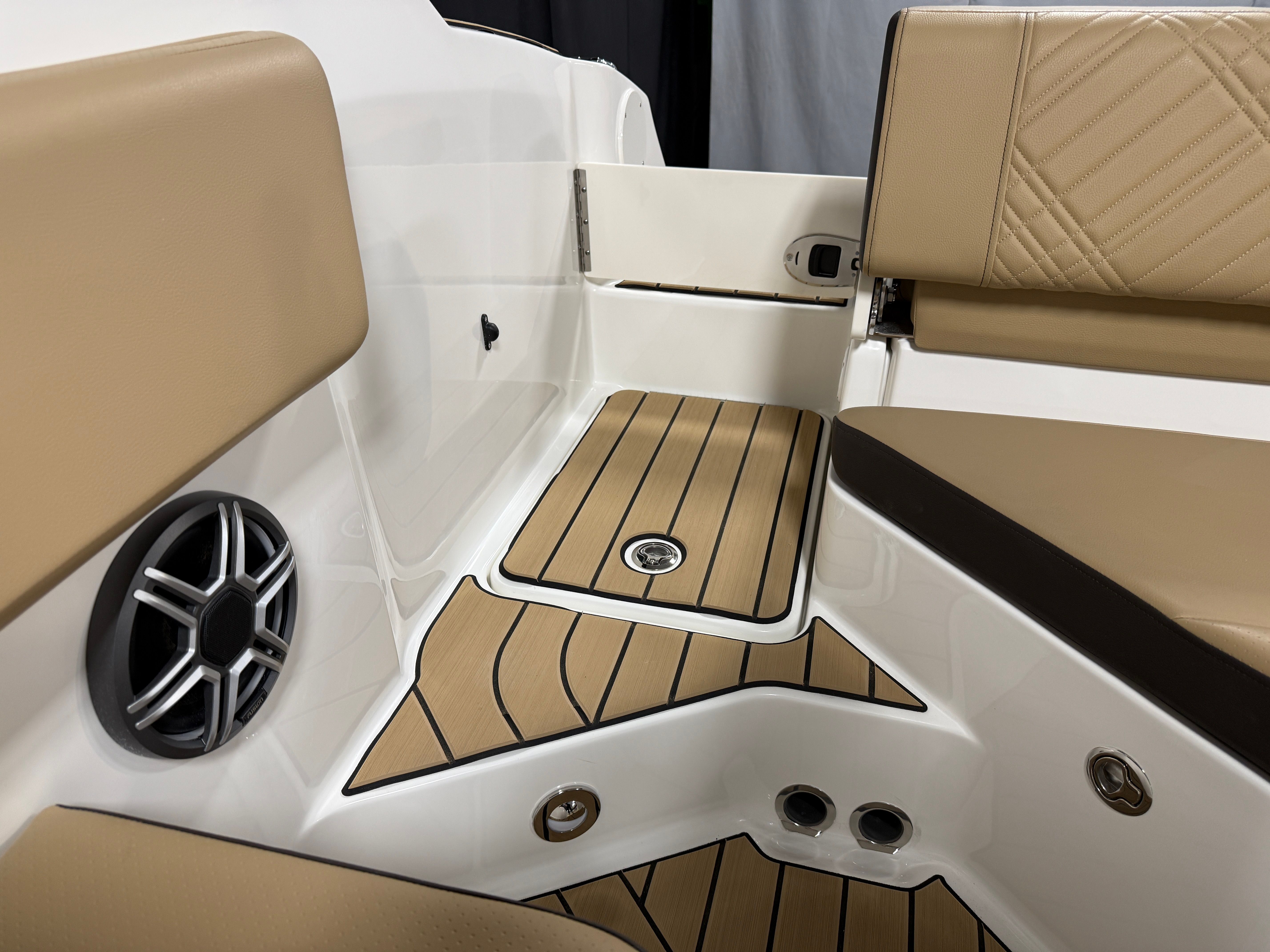 2026 Sea Ray SDX 230 Image Thumbnail #27