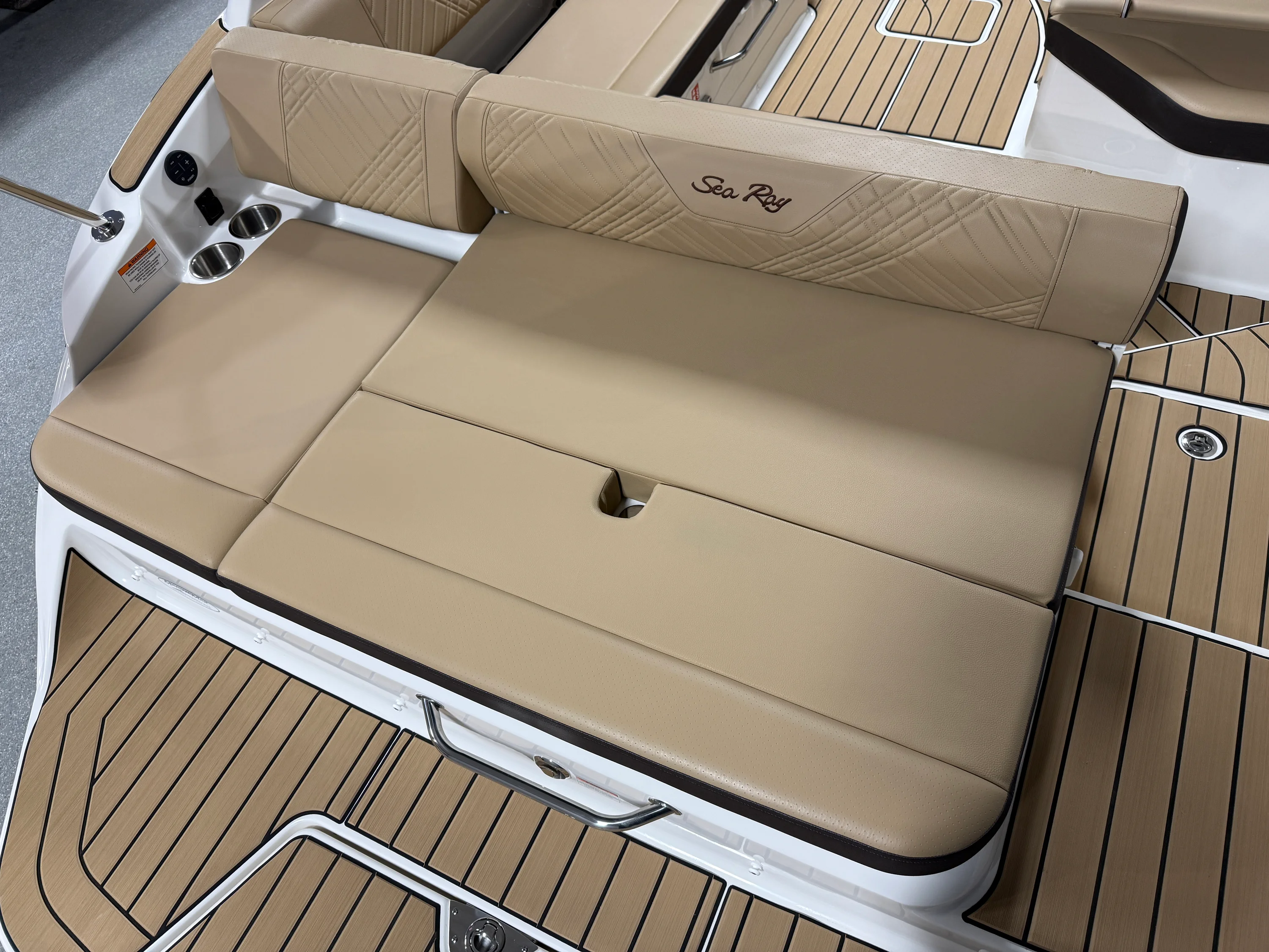 2026 Sea Ray SDX 230 Image Thumbnail #15