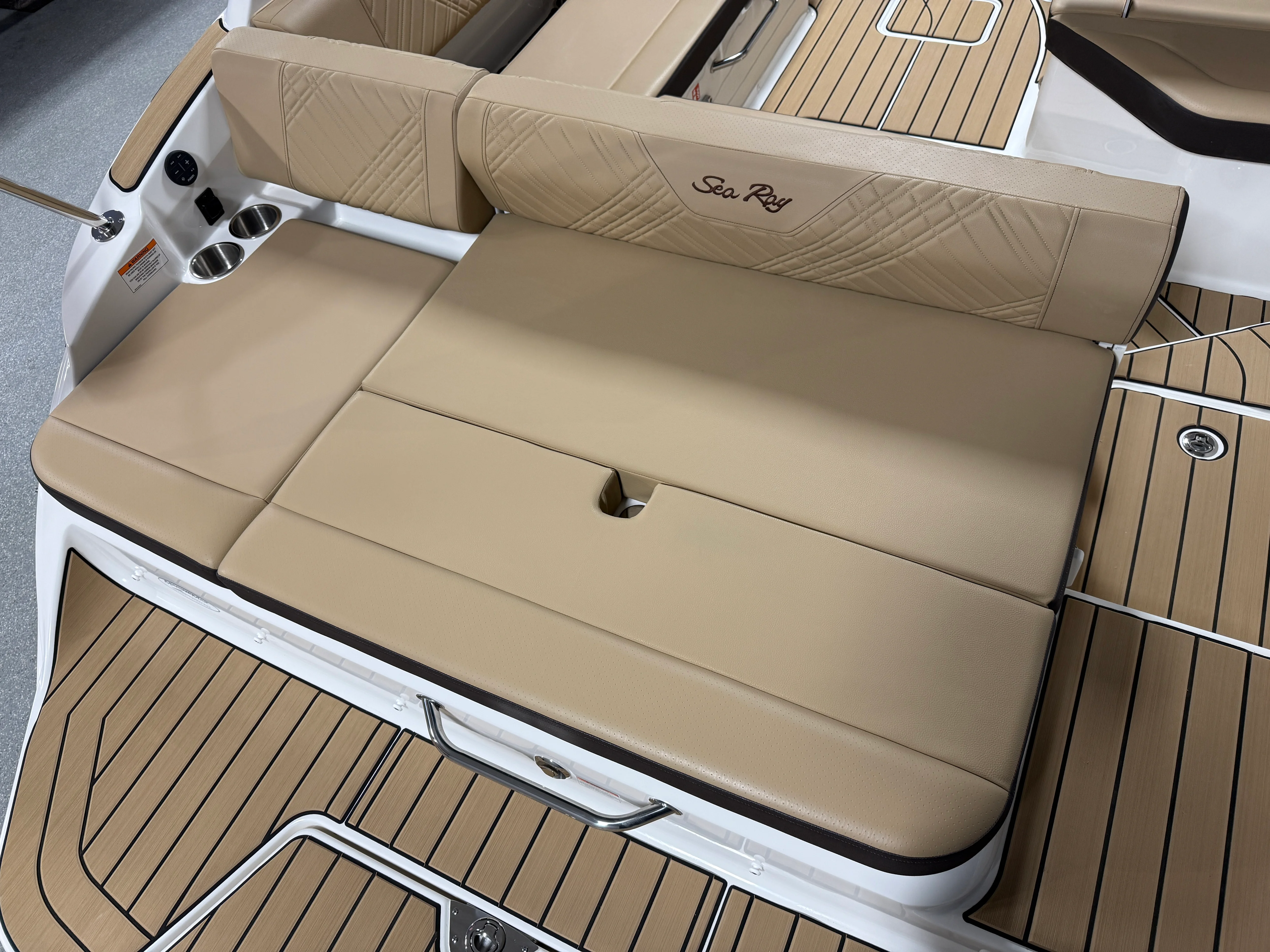 2026 Sea Ray SDX 230 Image Thumbnail #15