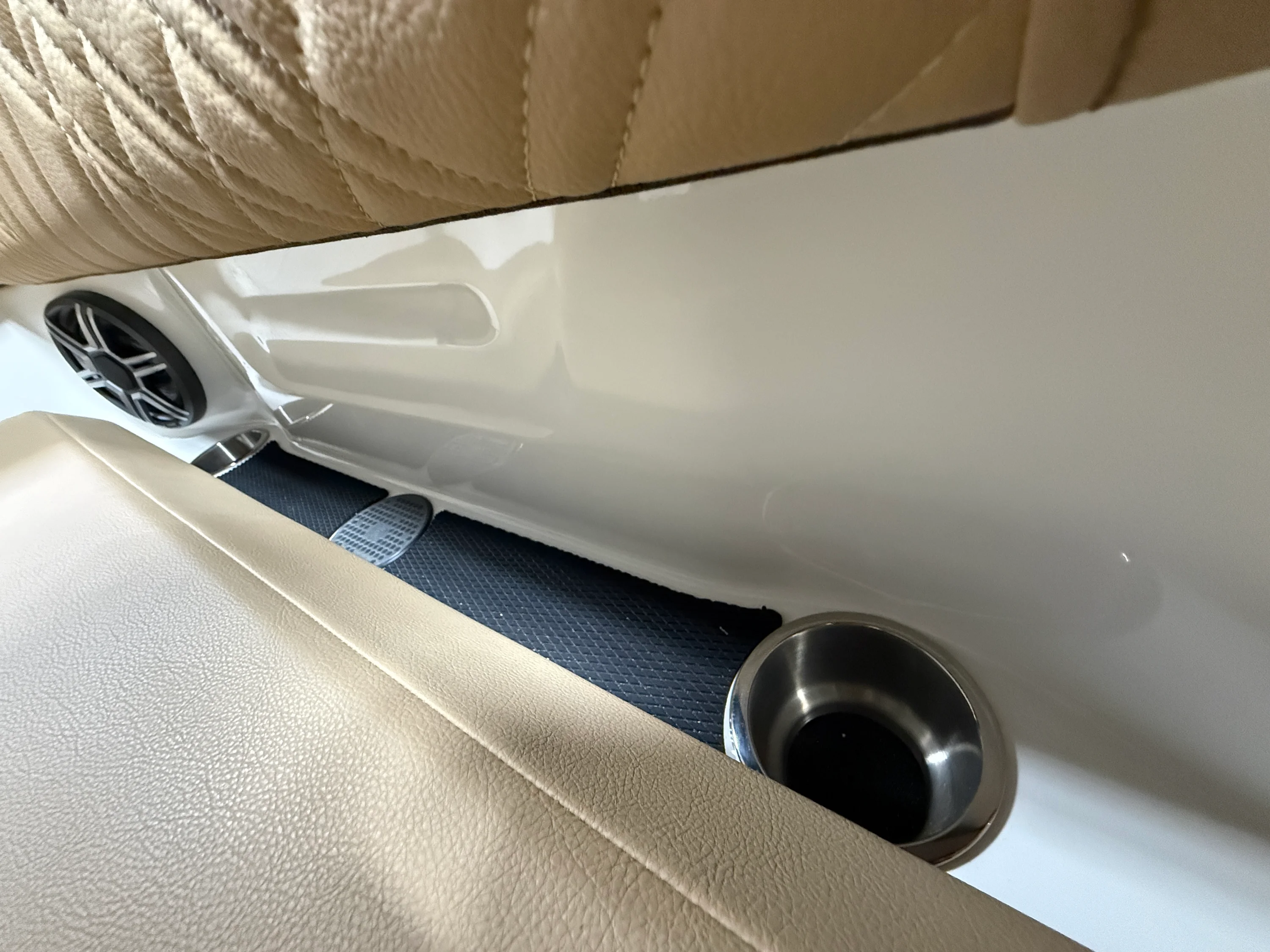 2026 Sea Ray SDX 230 Image Thumbnail #42