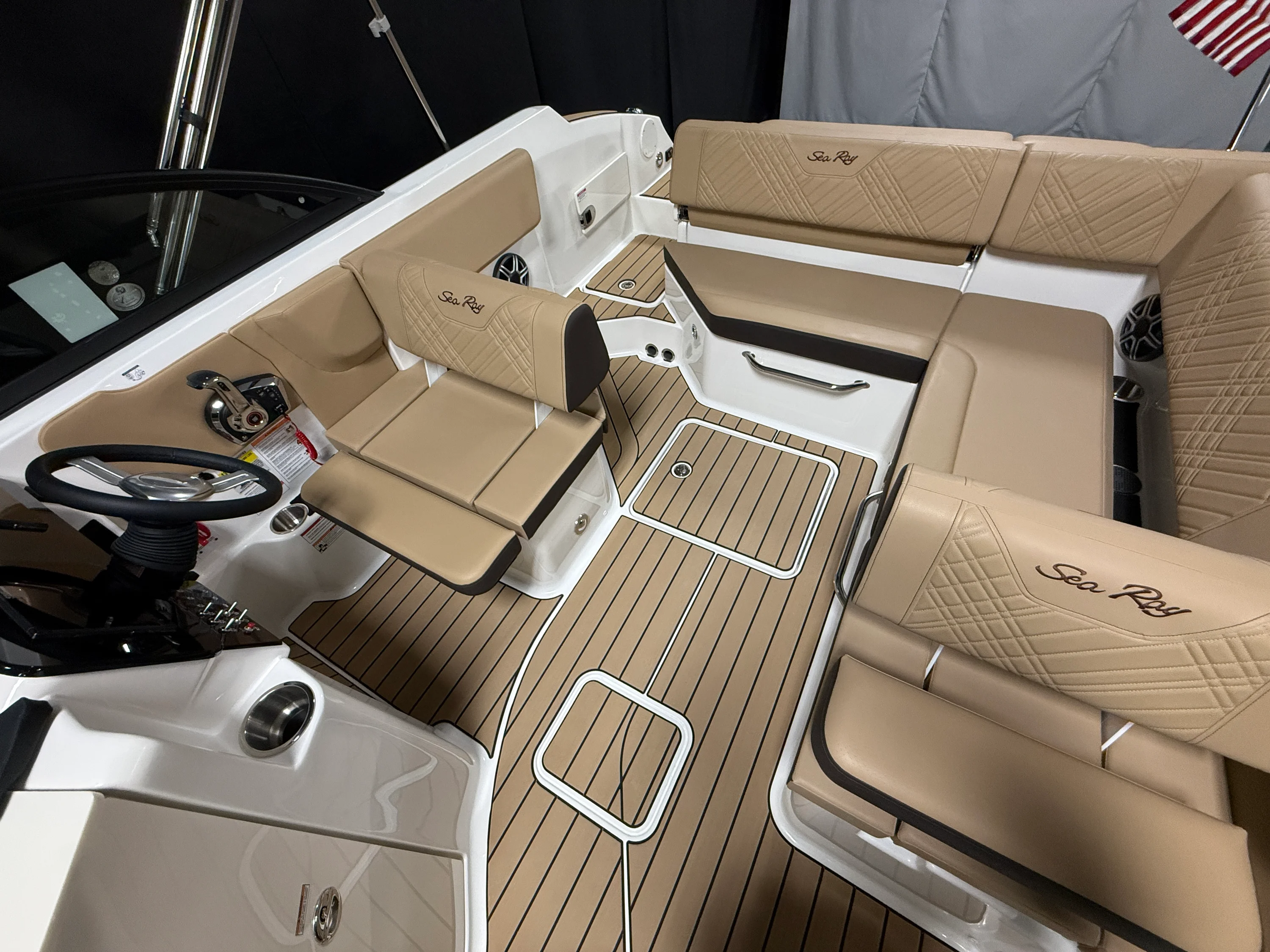 2026 Sea Ray SDX 230 Image Thumbnail #60