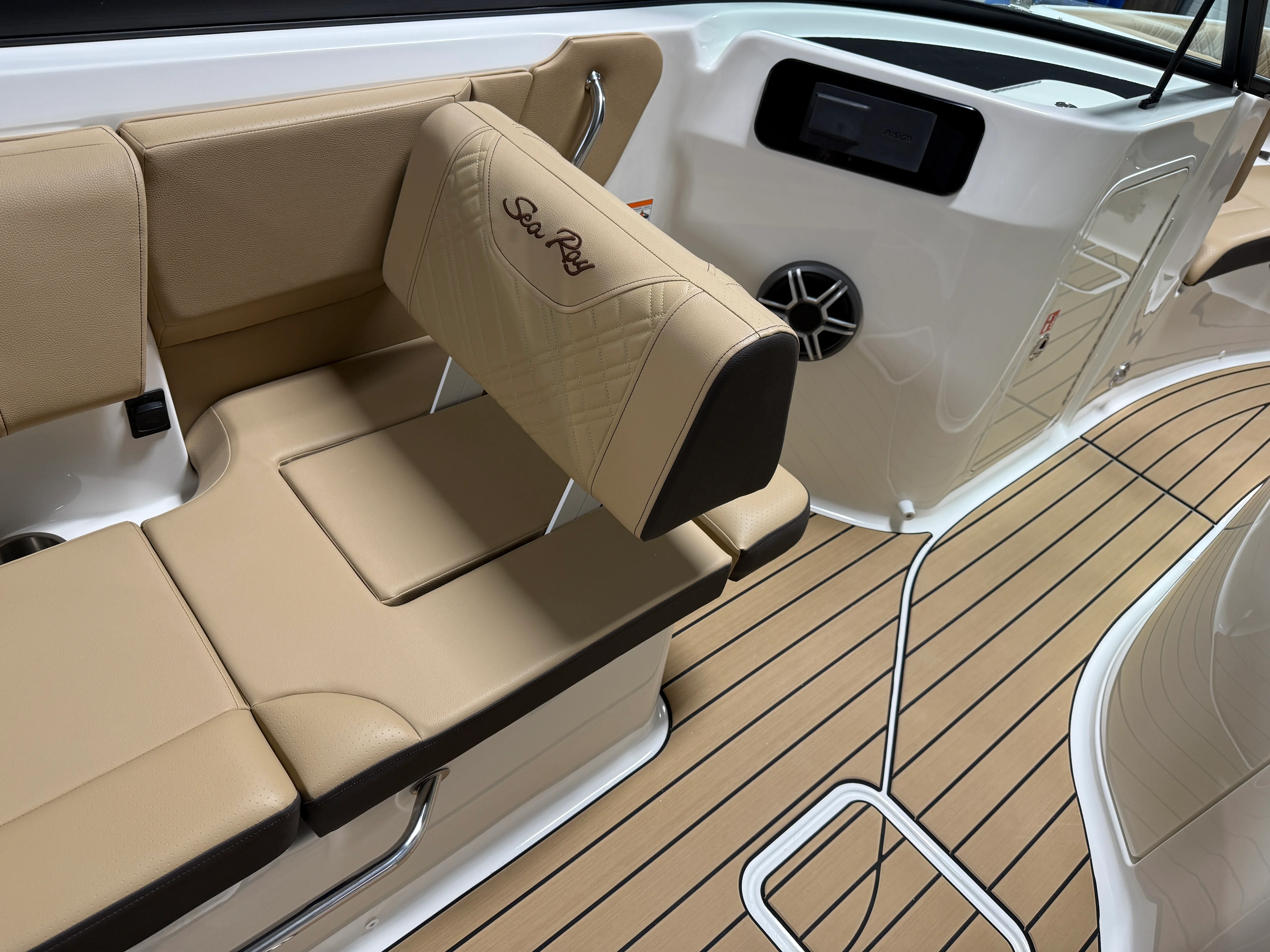 2026 Sea Ray SDX 230 Image Thumbnail #49