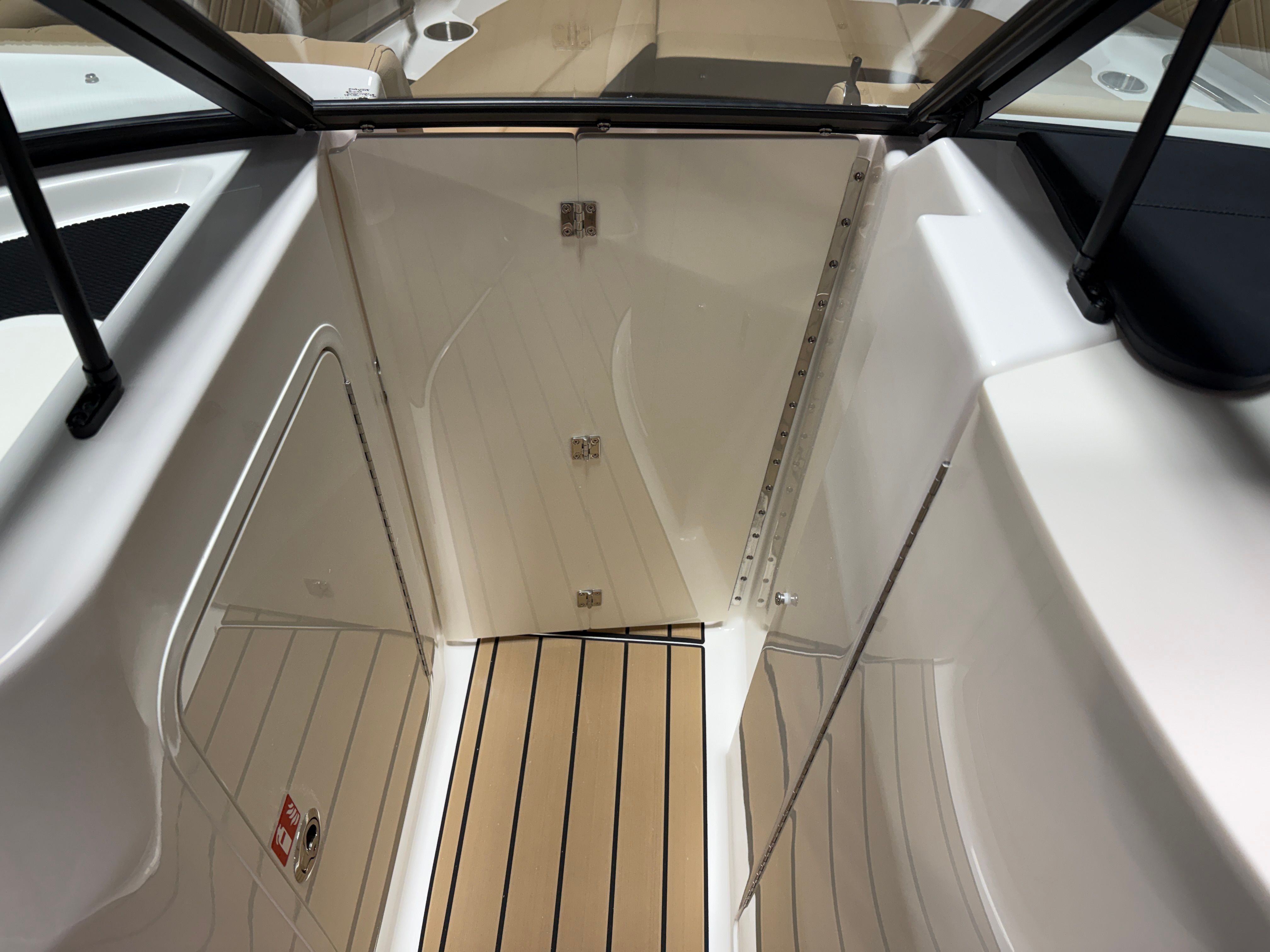 2026 Sea Ray SDX 230 Image Thumbnail #86