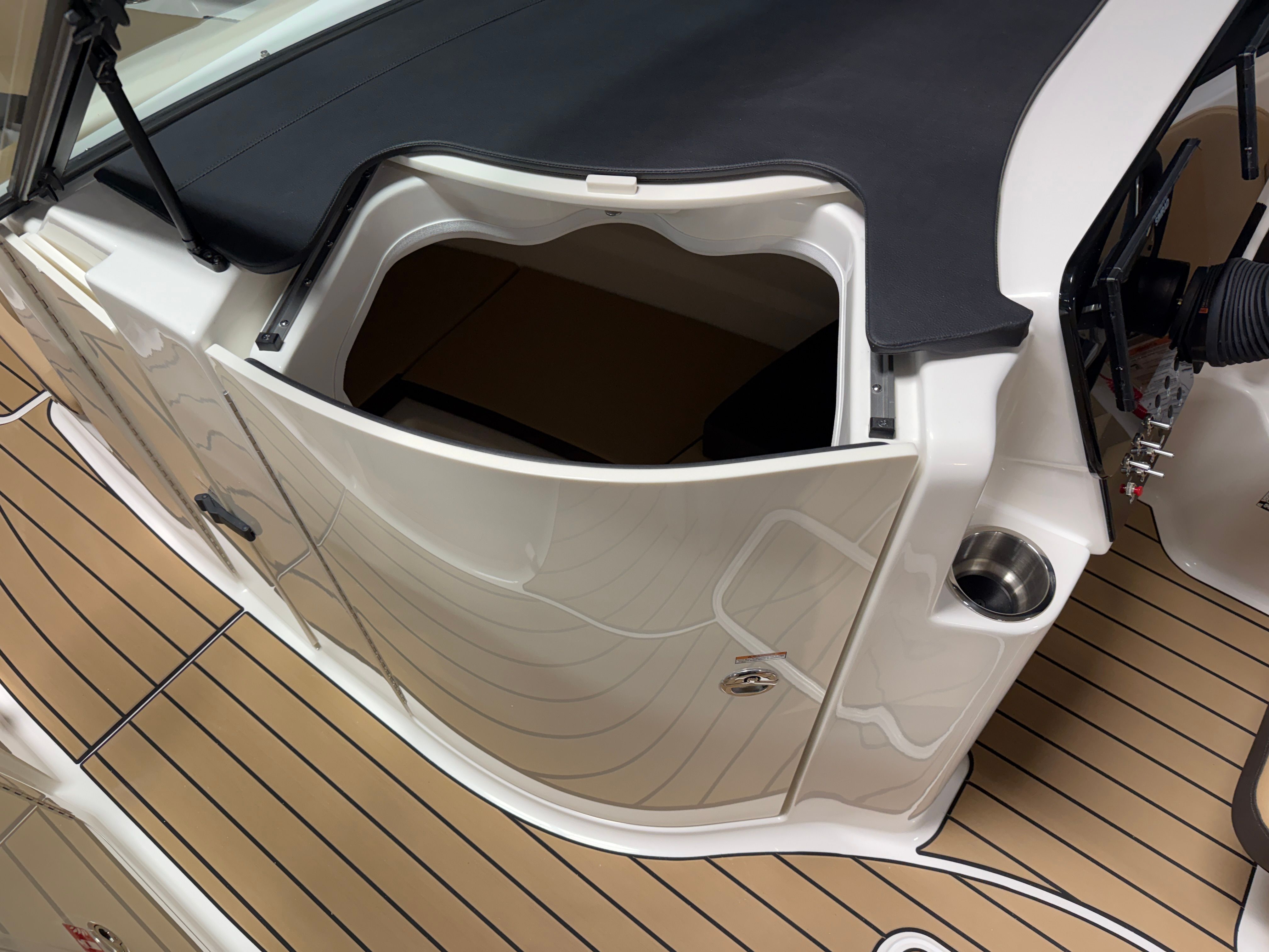 2026 Sea Ray SDX 230 Image Thumbnail #79