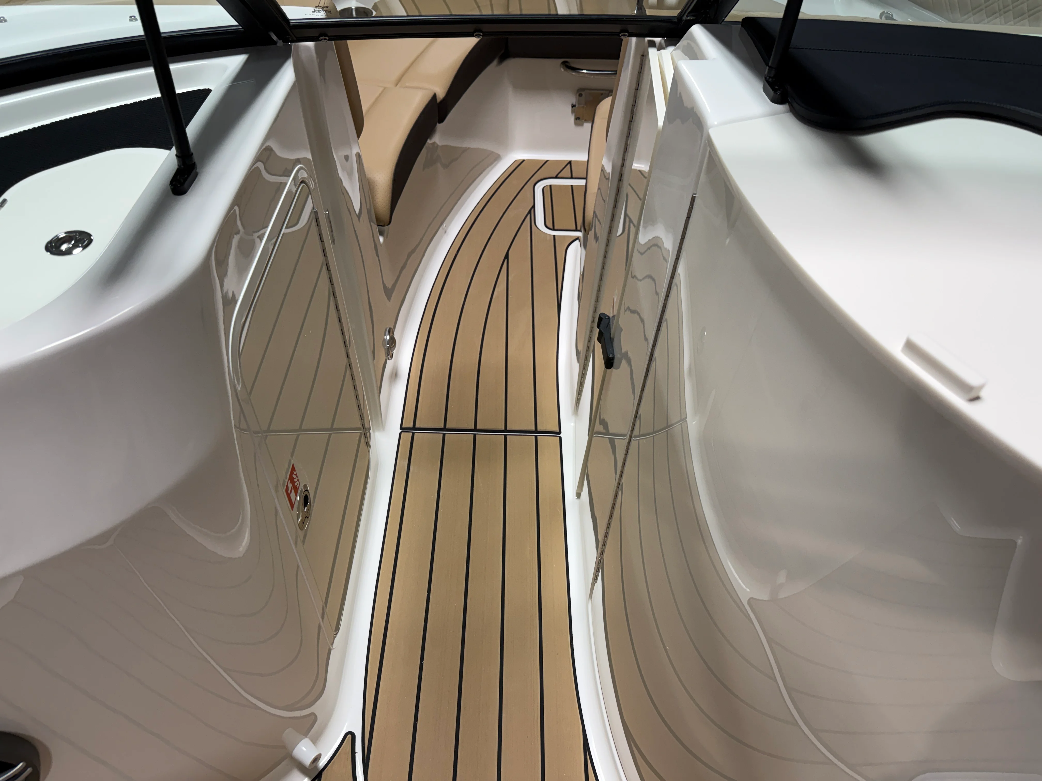 2026 Sea Ray SDX 230 Image Thumbnail #85