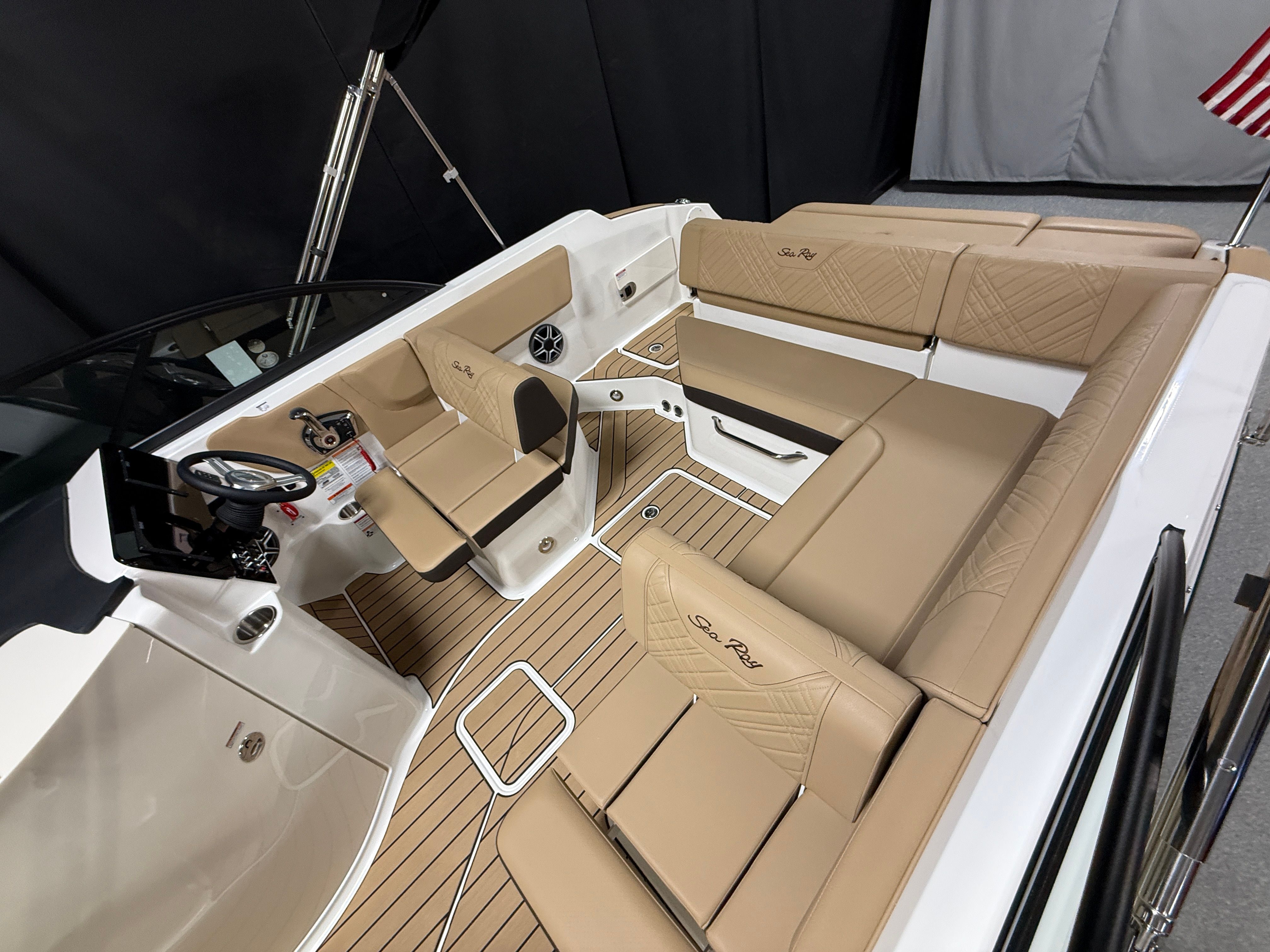 2026 Sea Ray SDX 230 Image Thumbnail #7