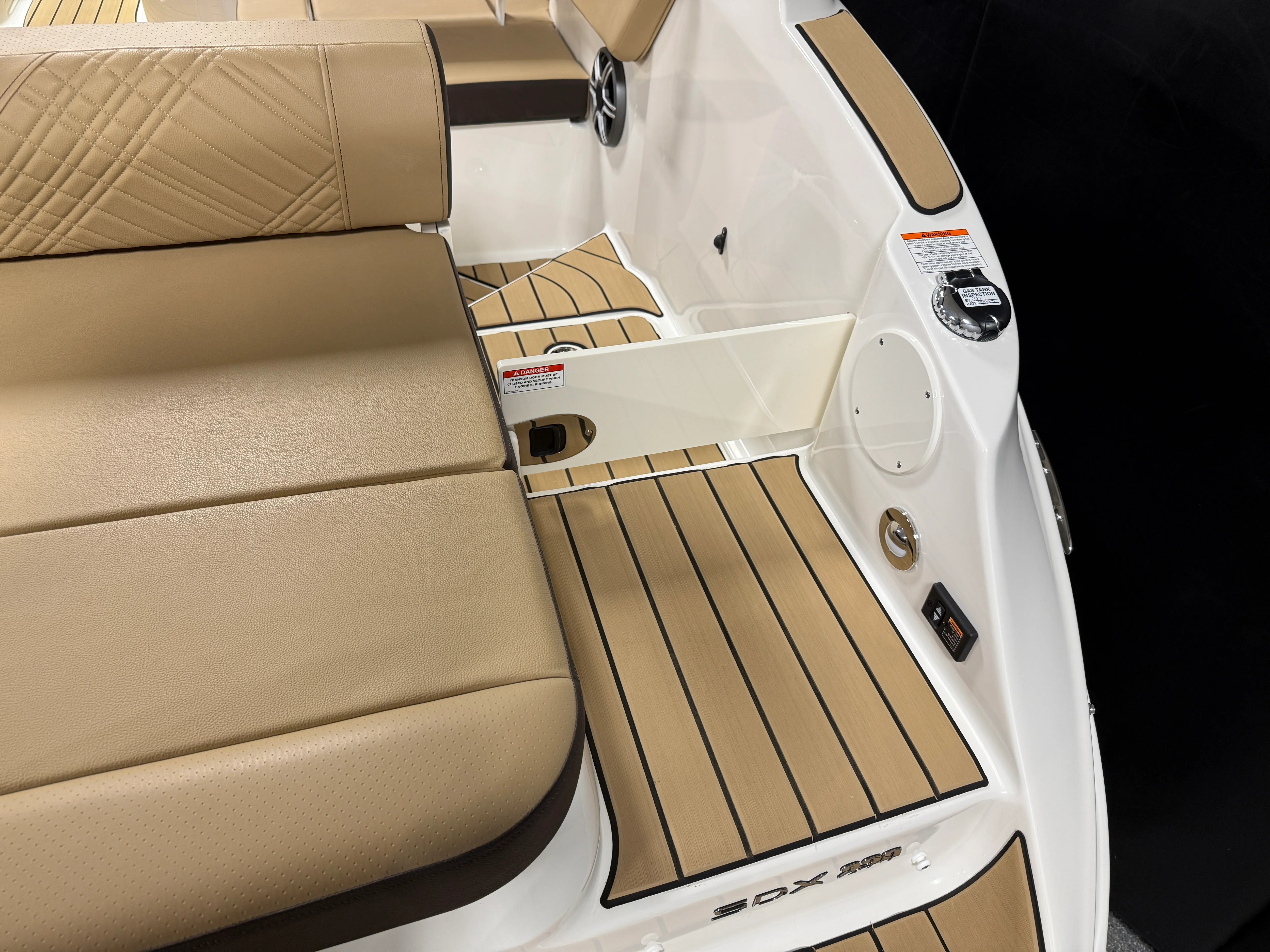 2026 Sea Ray SDX 230 Image Thumbnail #25