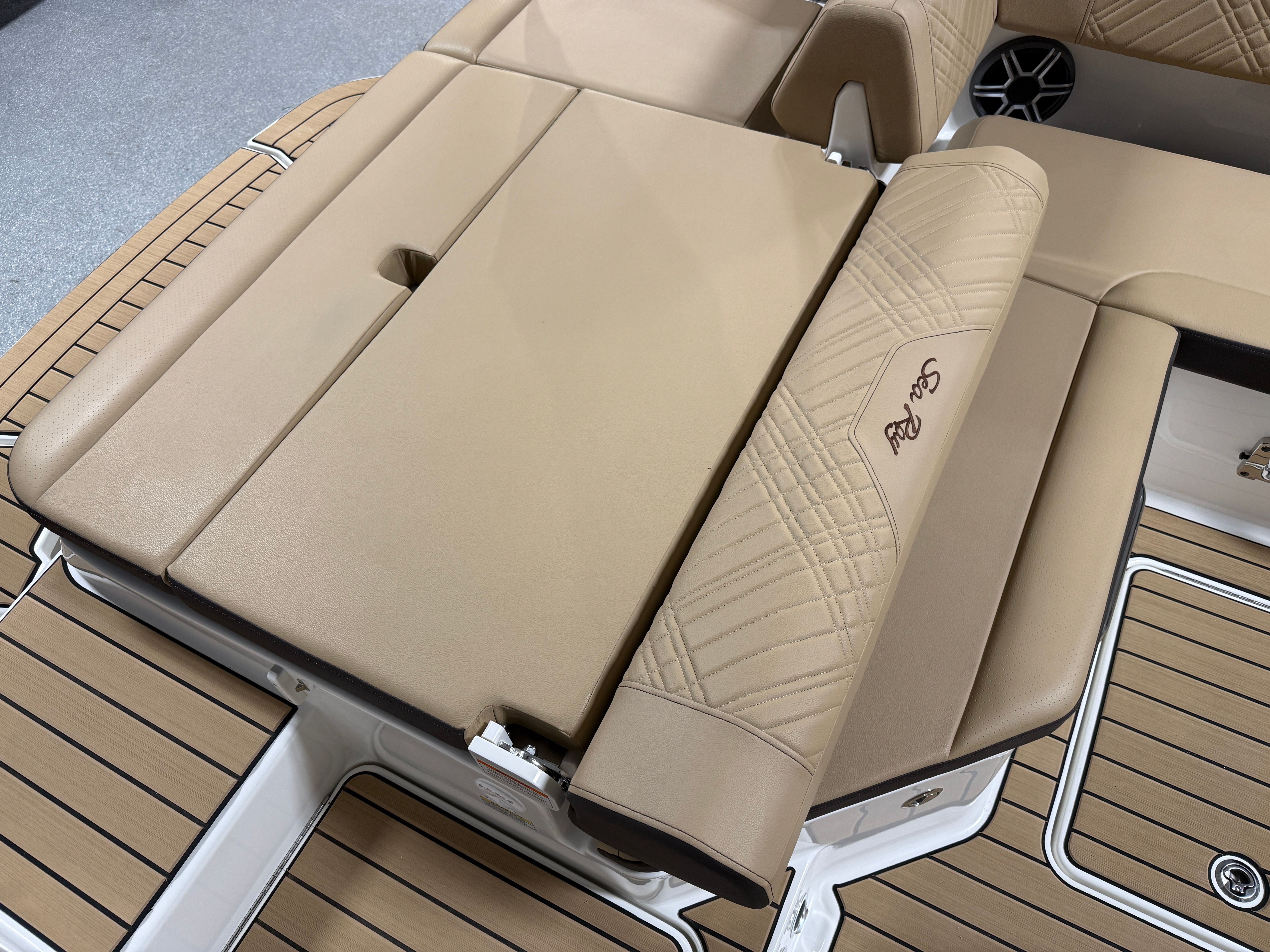 2026 Sea Ray SDX 230 Image Thumbnail #21