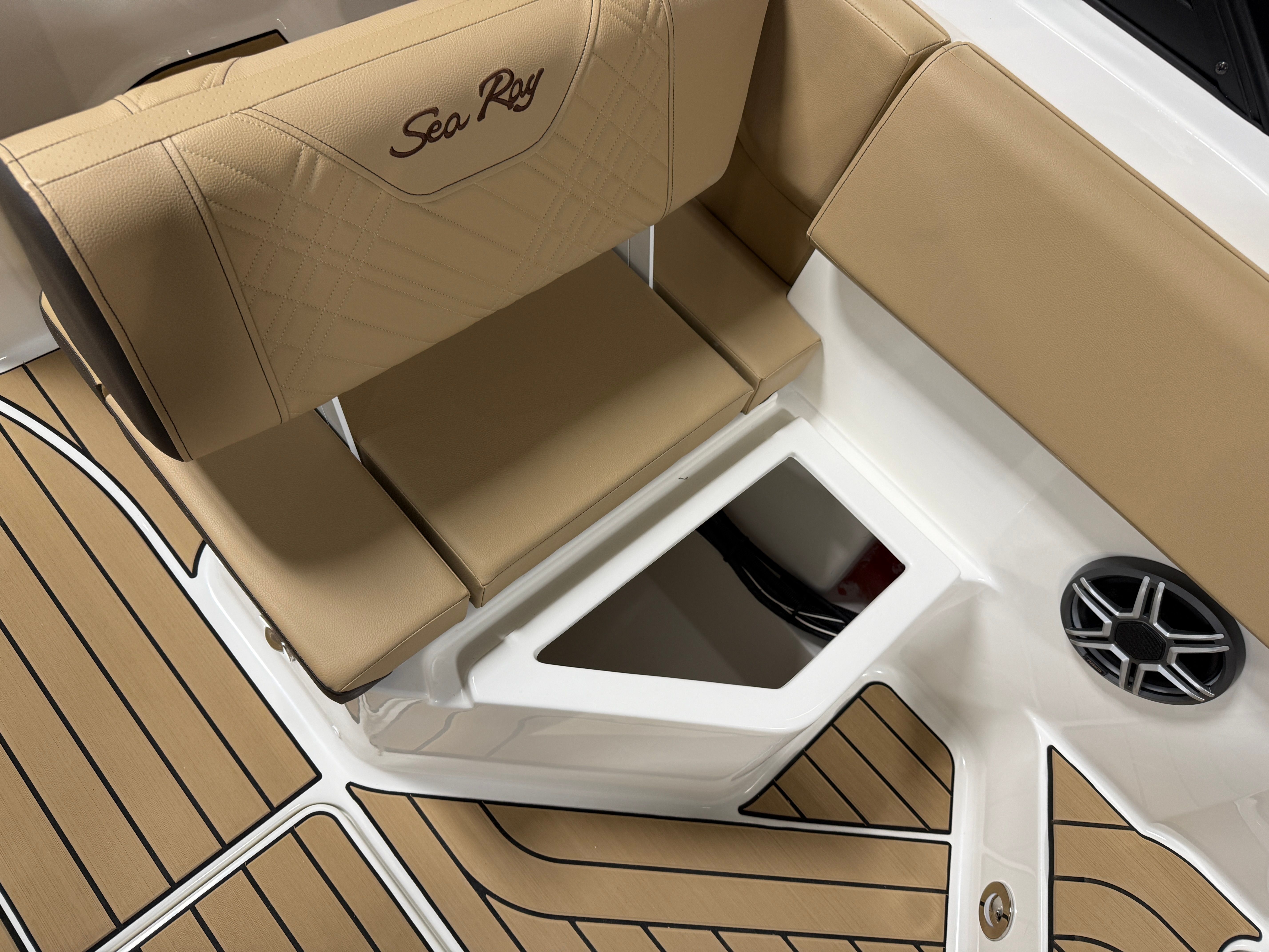 2026 Sea Ray SDX 230 Image Thumbnail #66