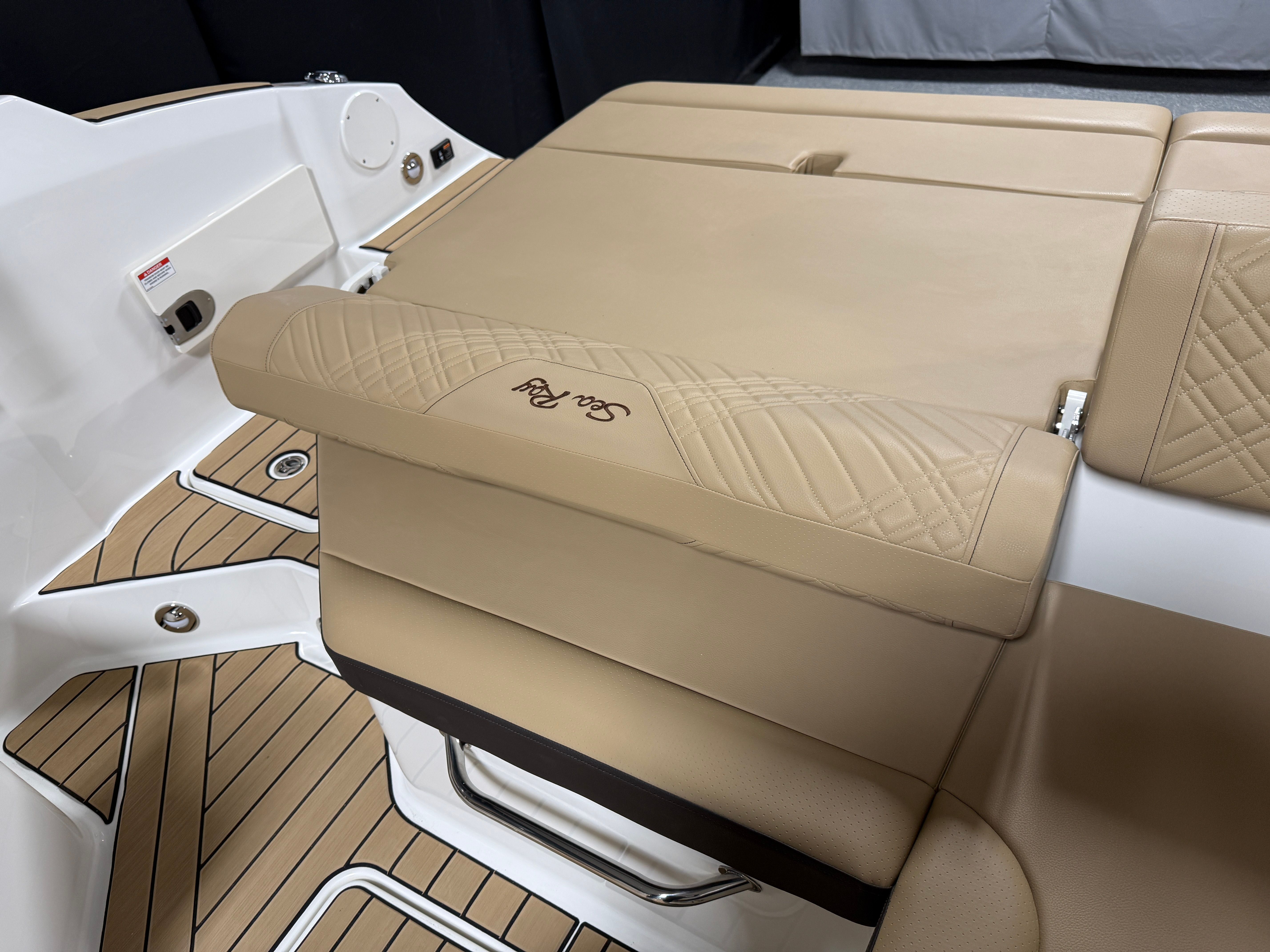 2026 Sea Ray SDX 230 Image Thumbnail #22