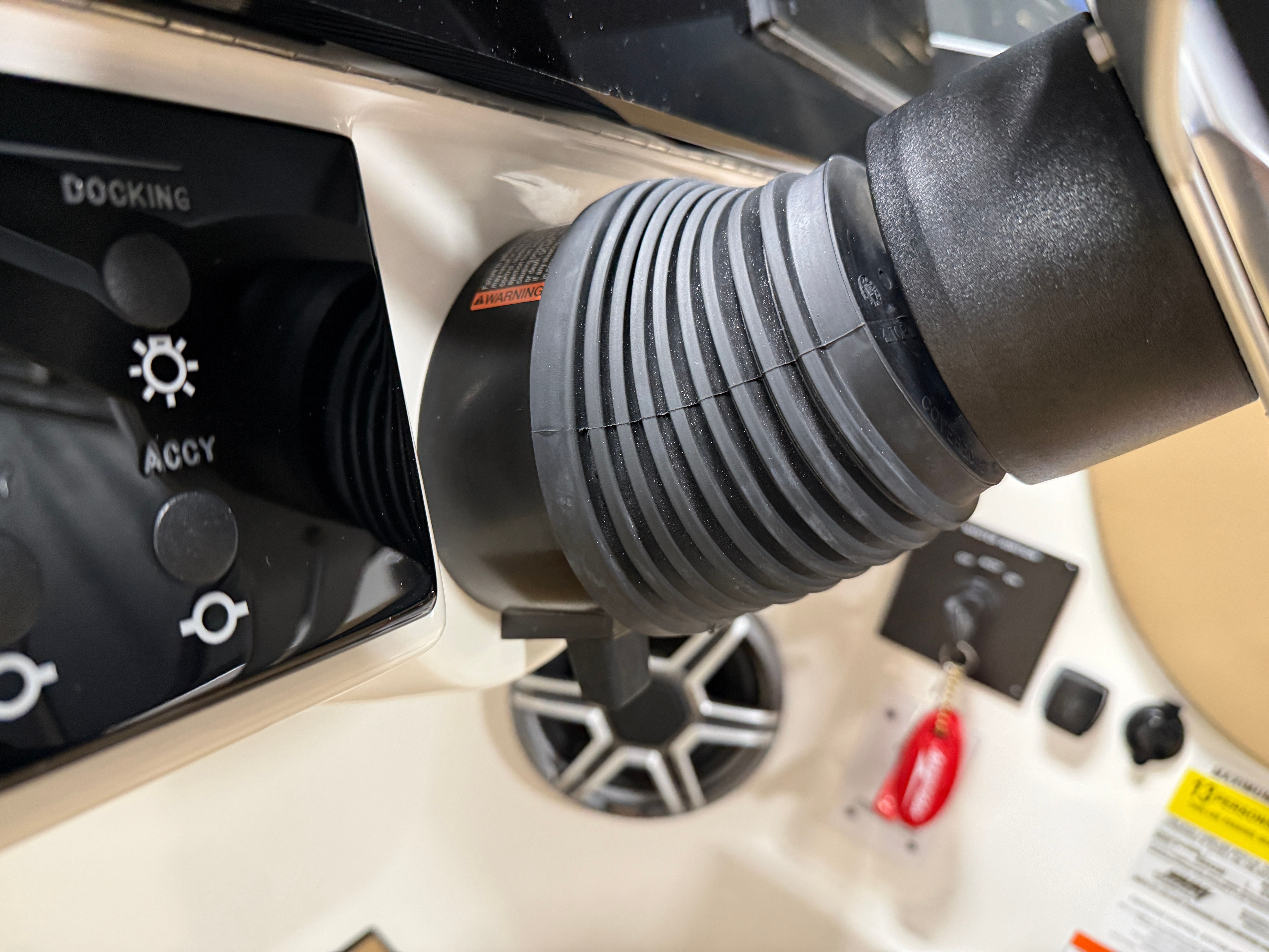 2026 Sea Ray SDX 230 Image Thumbnail #70