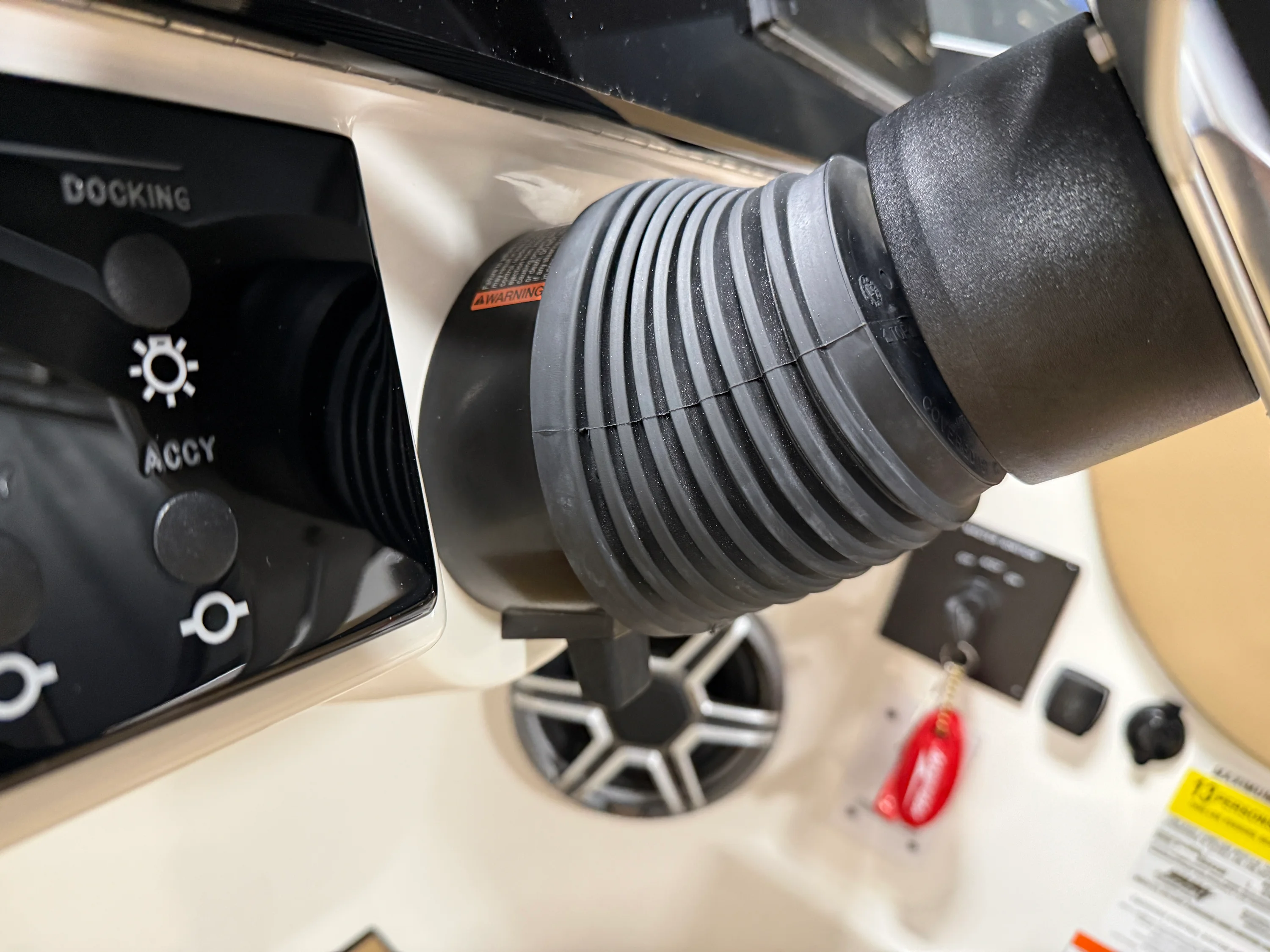 2026 Sea Ray SDX 230 Image Thumbnail #70