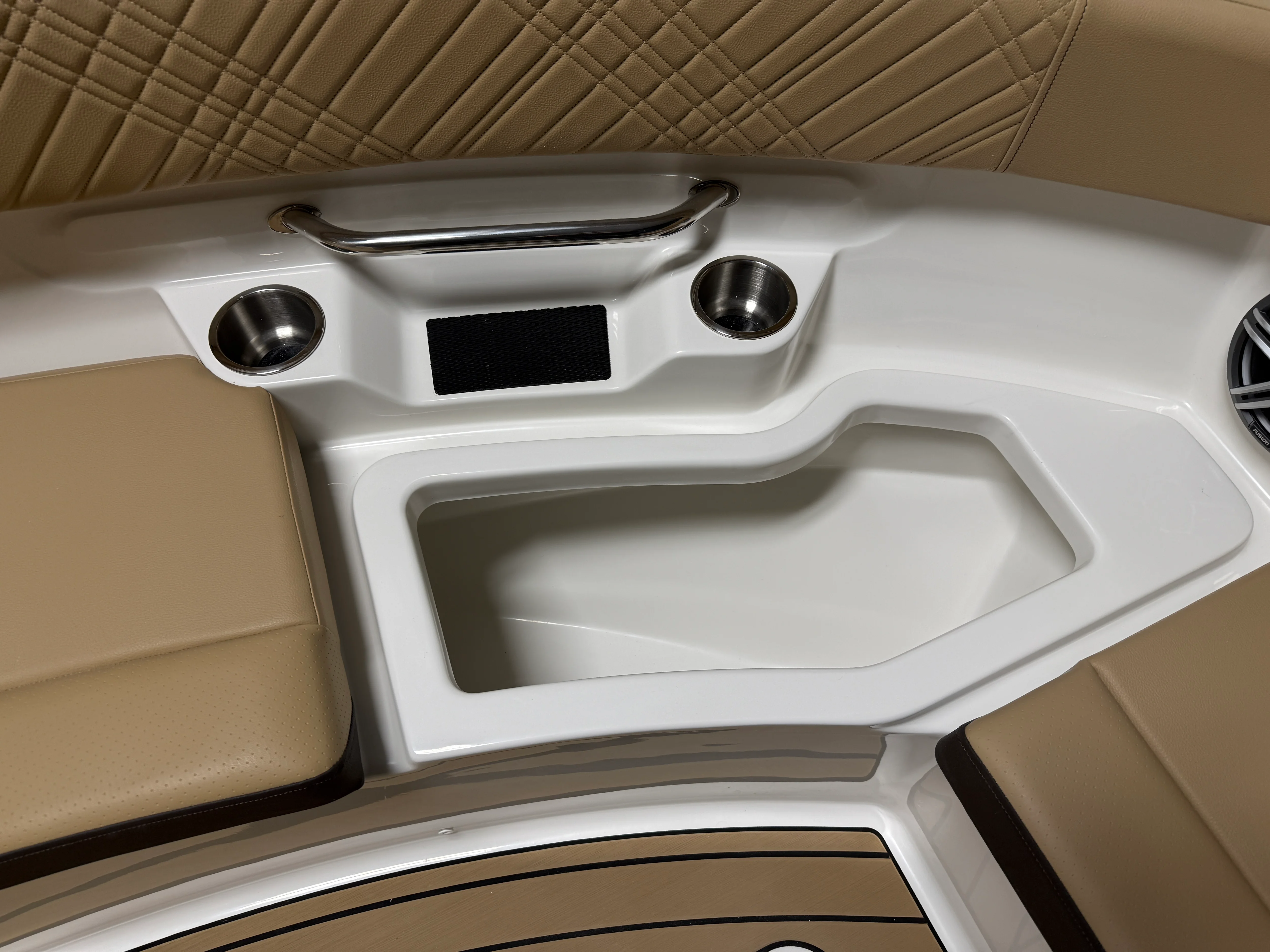 2026 Sea Ray SDX 230 Image Thumbnail #97