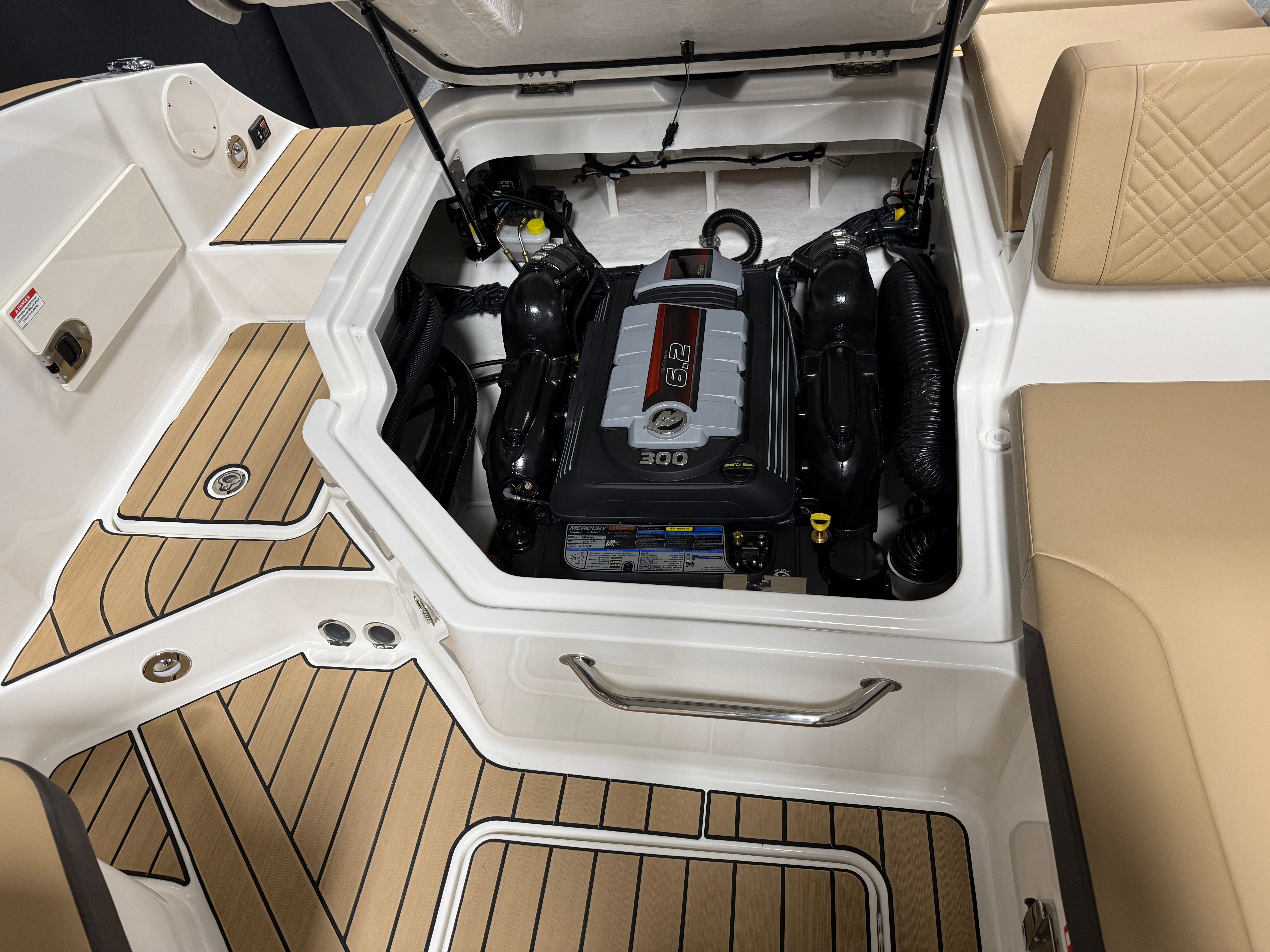 2026 Sea Ray SDX 230 Image Thumbnail #33