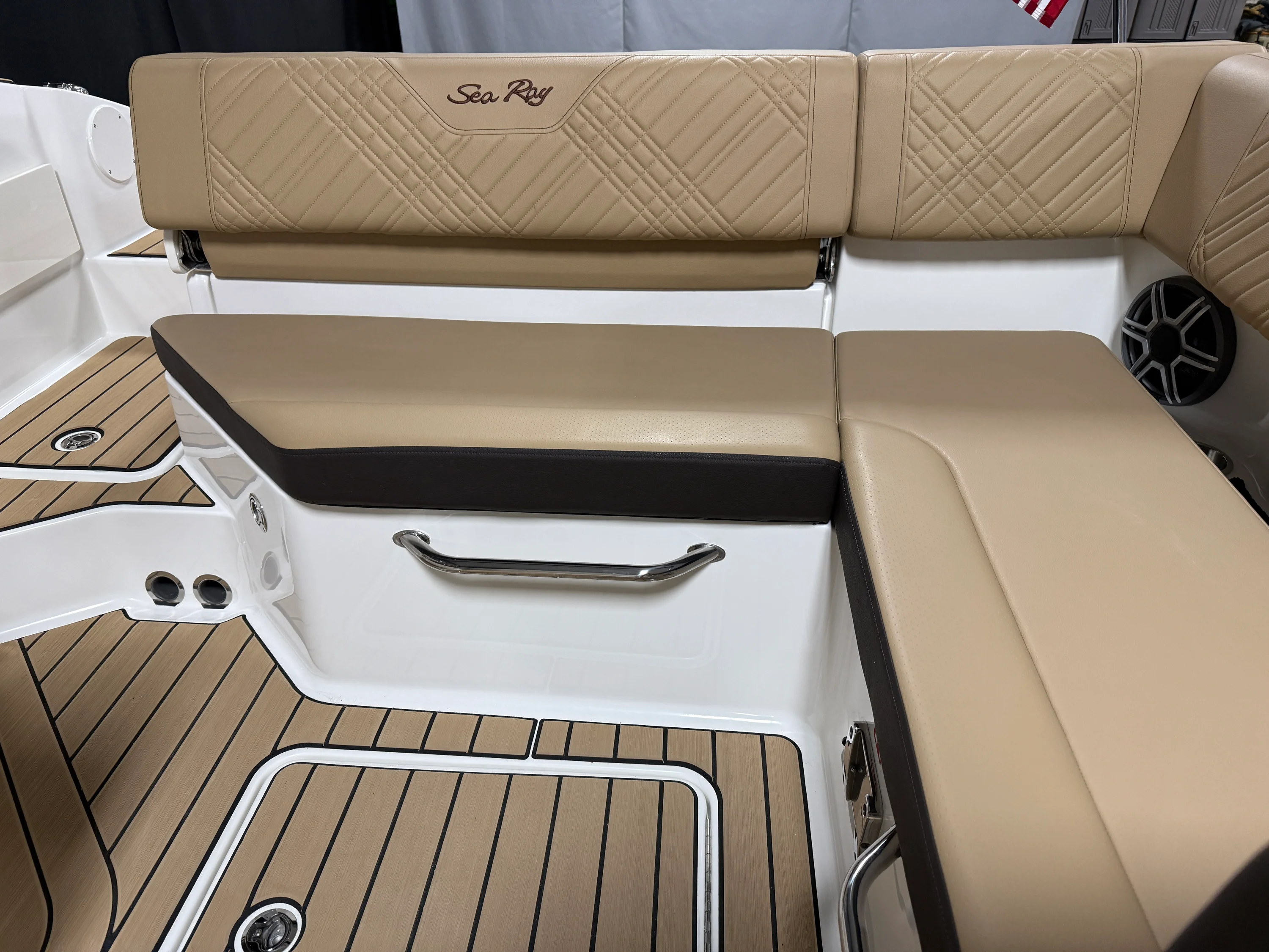 2026 Sea Ray SDX 230 Image Thumbnail #23