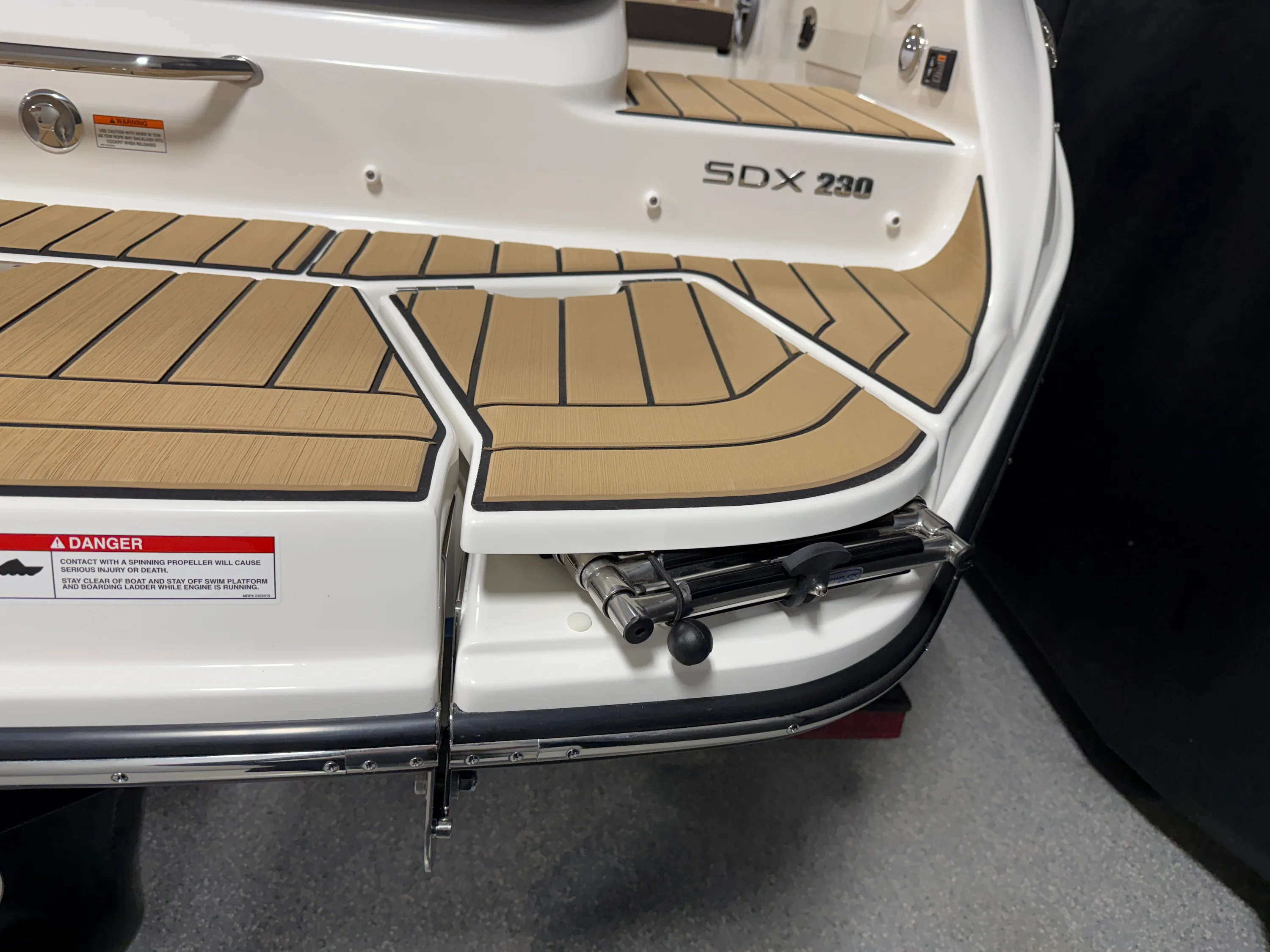 2026 Sea Ray SDX 230 Image Thumbnail #12