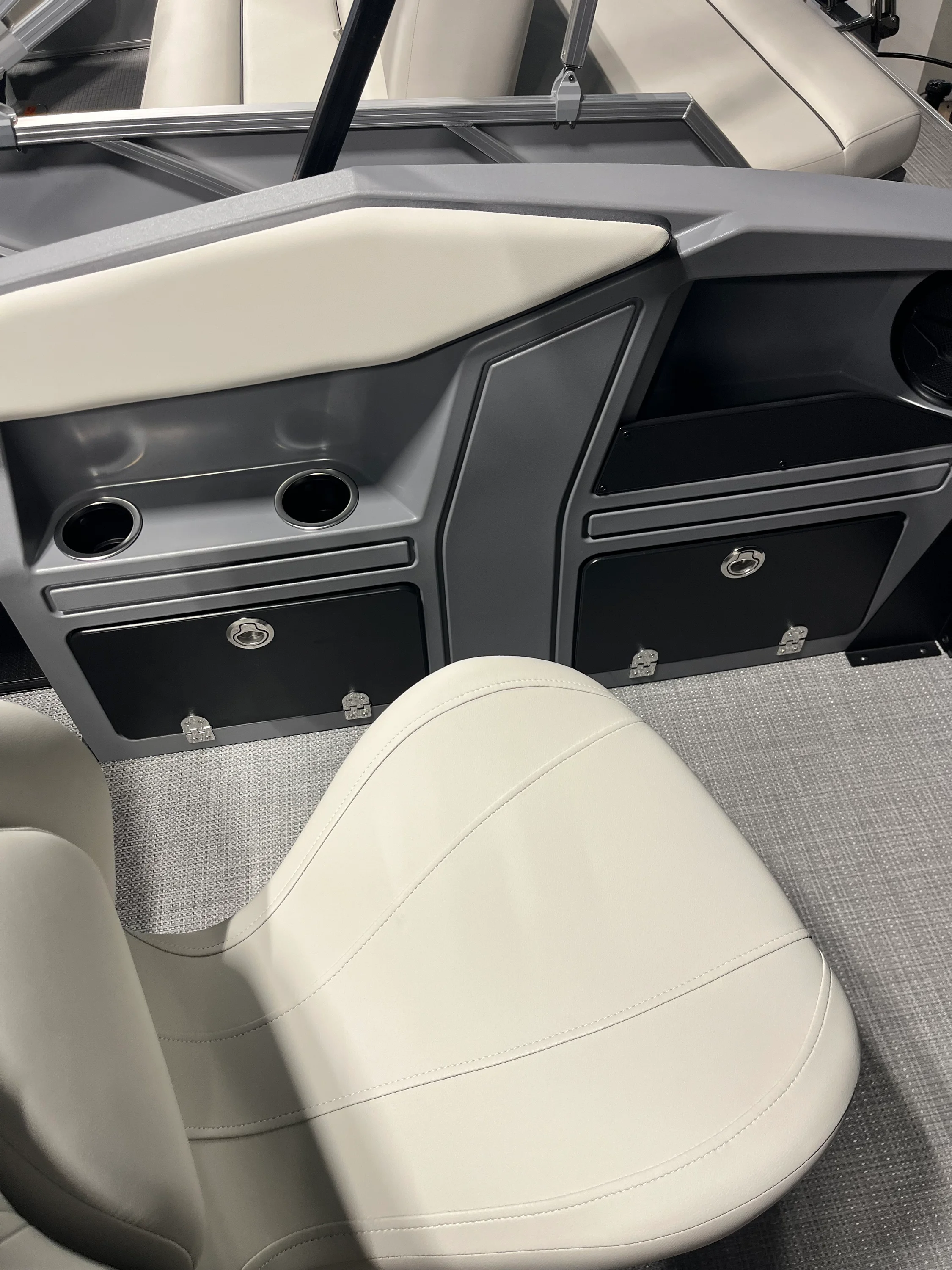 2026 Sylvan R-20 PARTY FISH Image Thumbnail #5