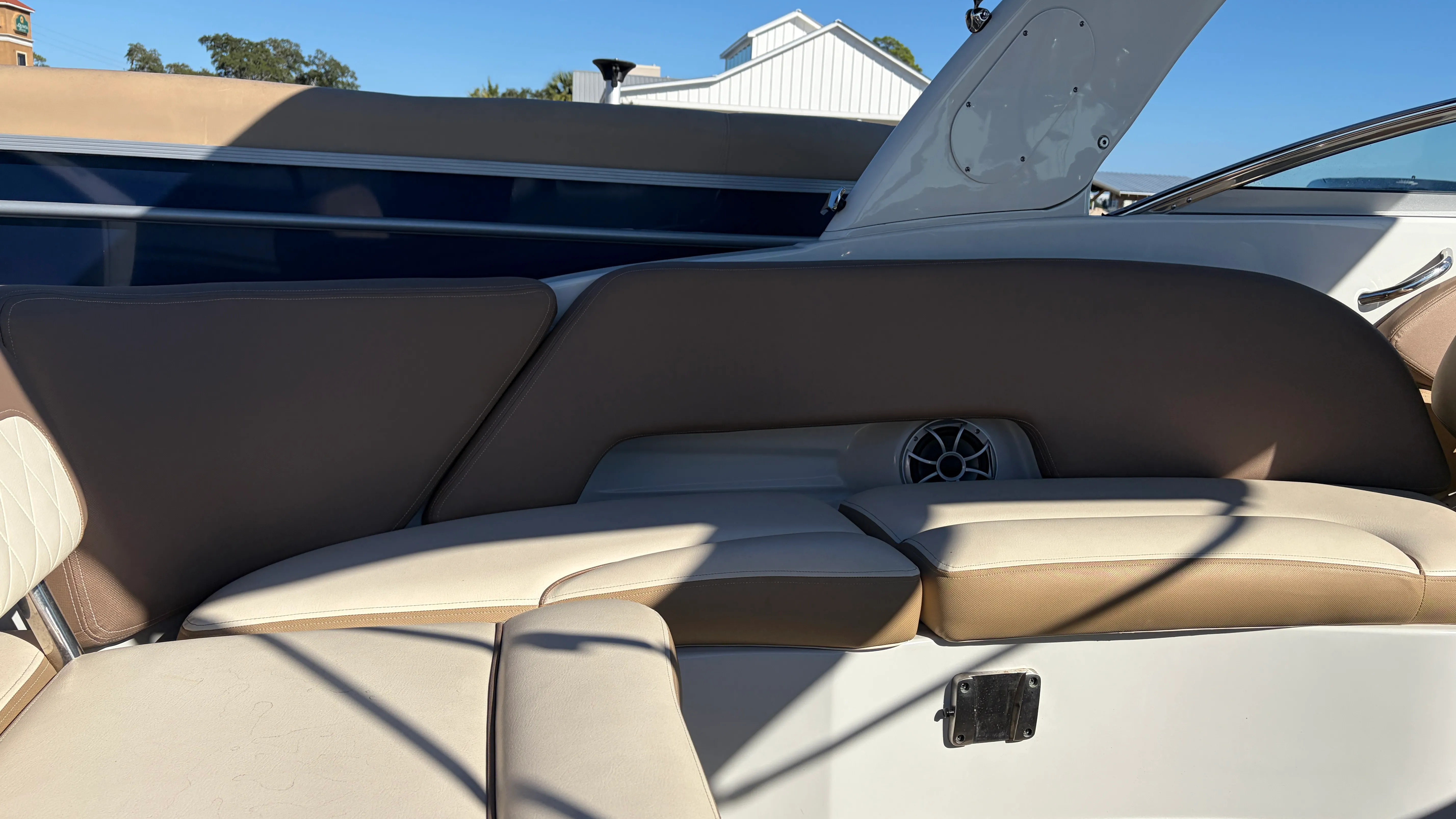 2022 Crownline 270 Image Thumbnail #26