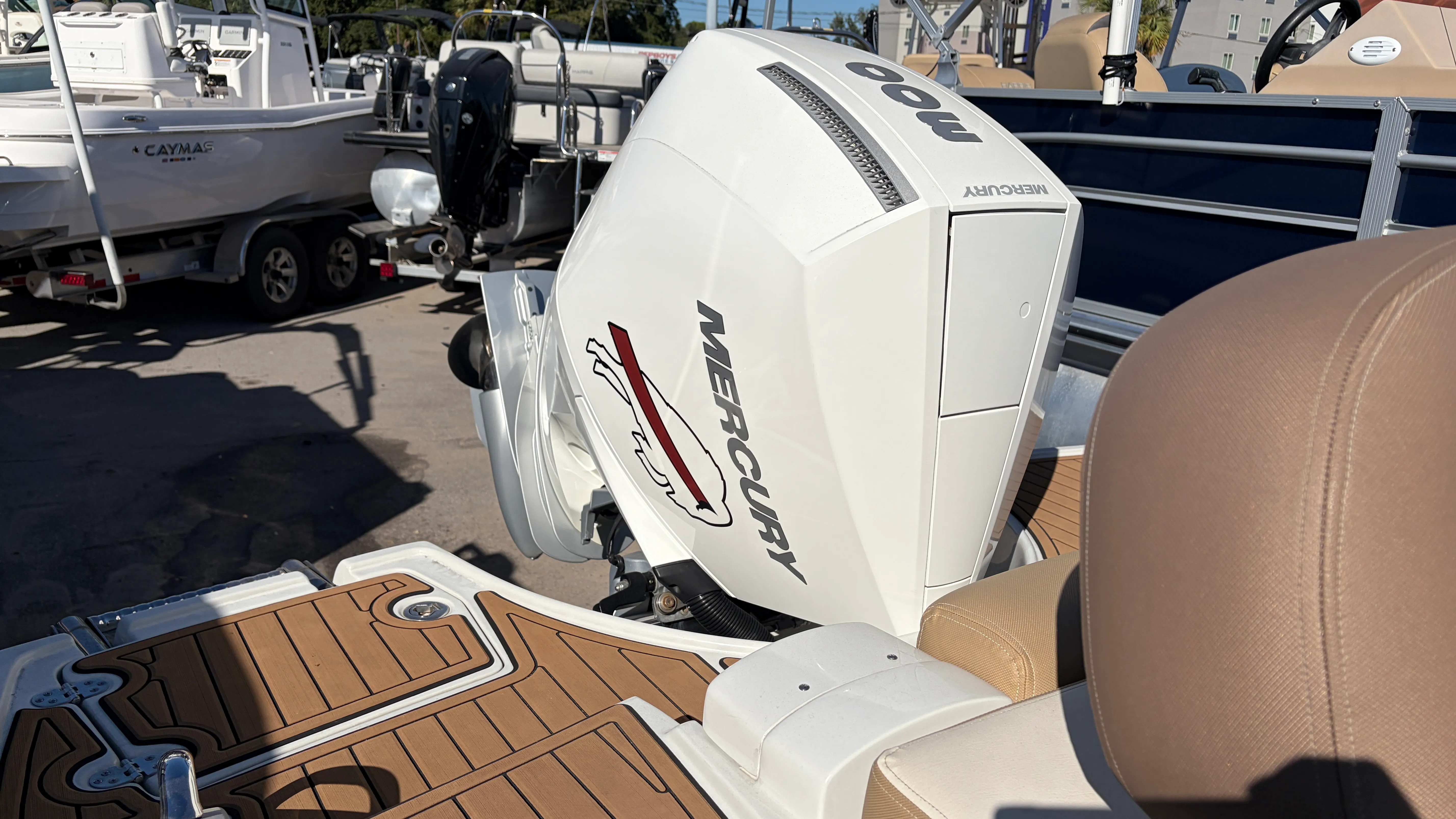 2022 Crownline 270 Image Thumbnail #12