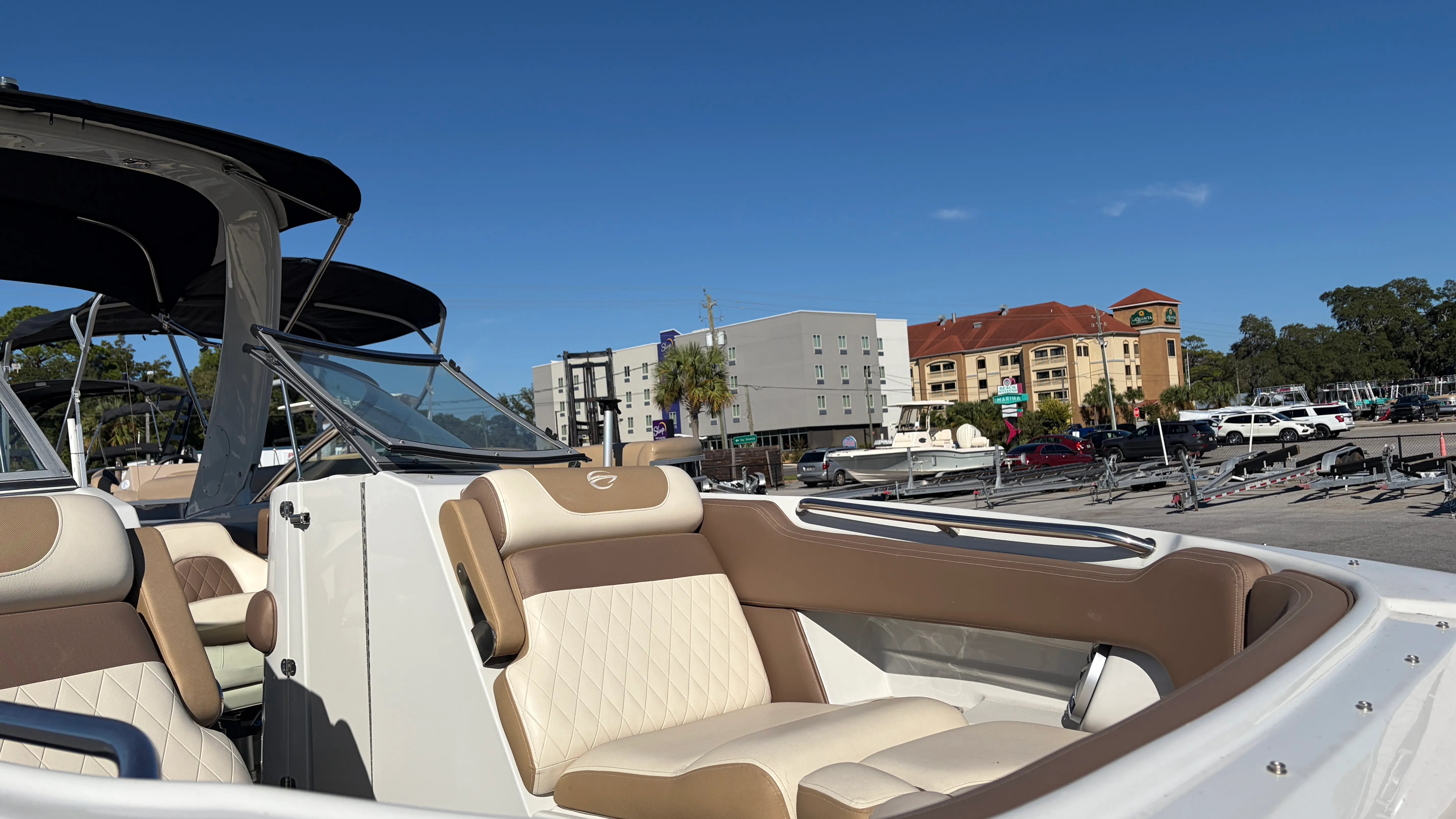 2022 Crownline 270 Image Thumbnail #18