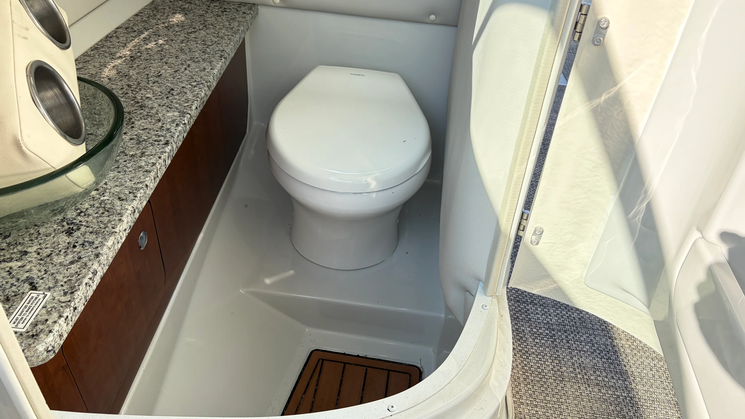 2022 Crownline 270 Image Thumbnail #35