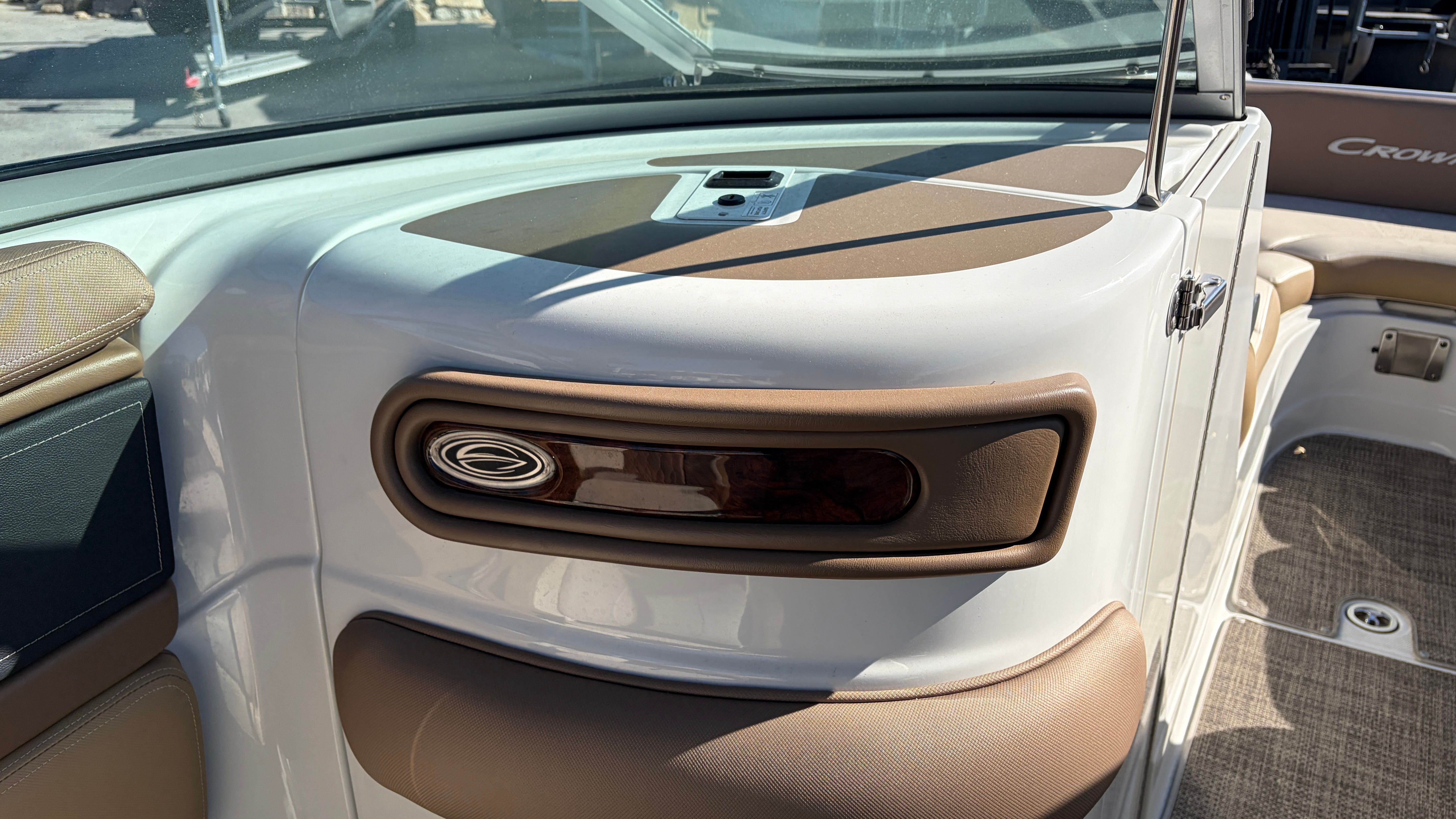 2022 Crownline 270 Image Thumbnail #31