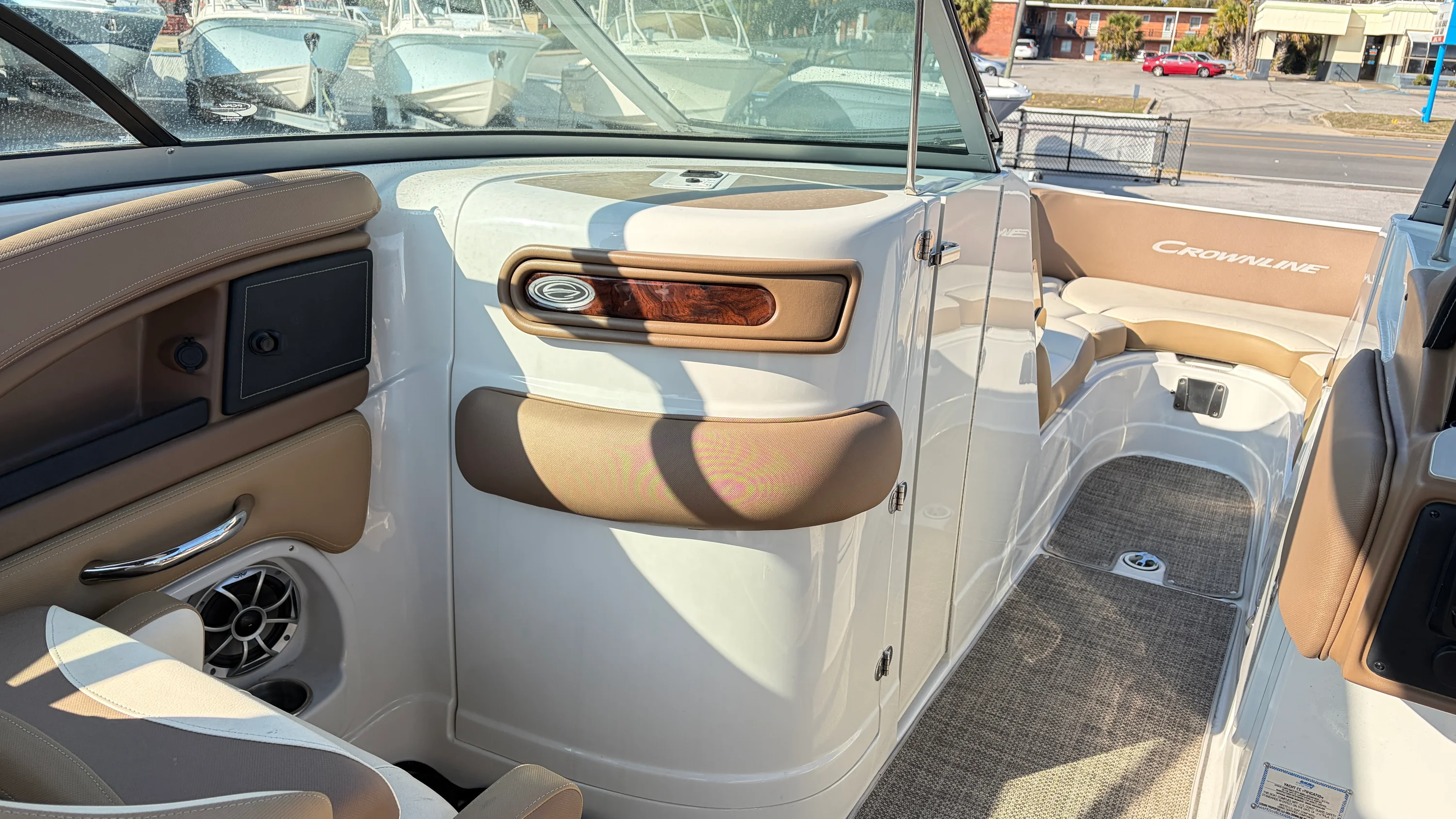 2022 Crownline 270 Image Thumbnail #32