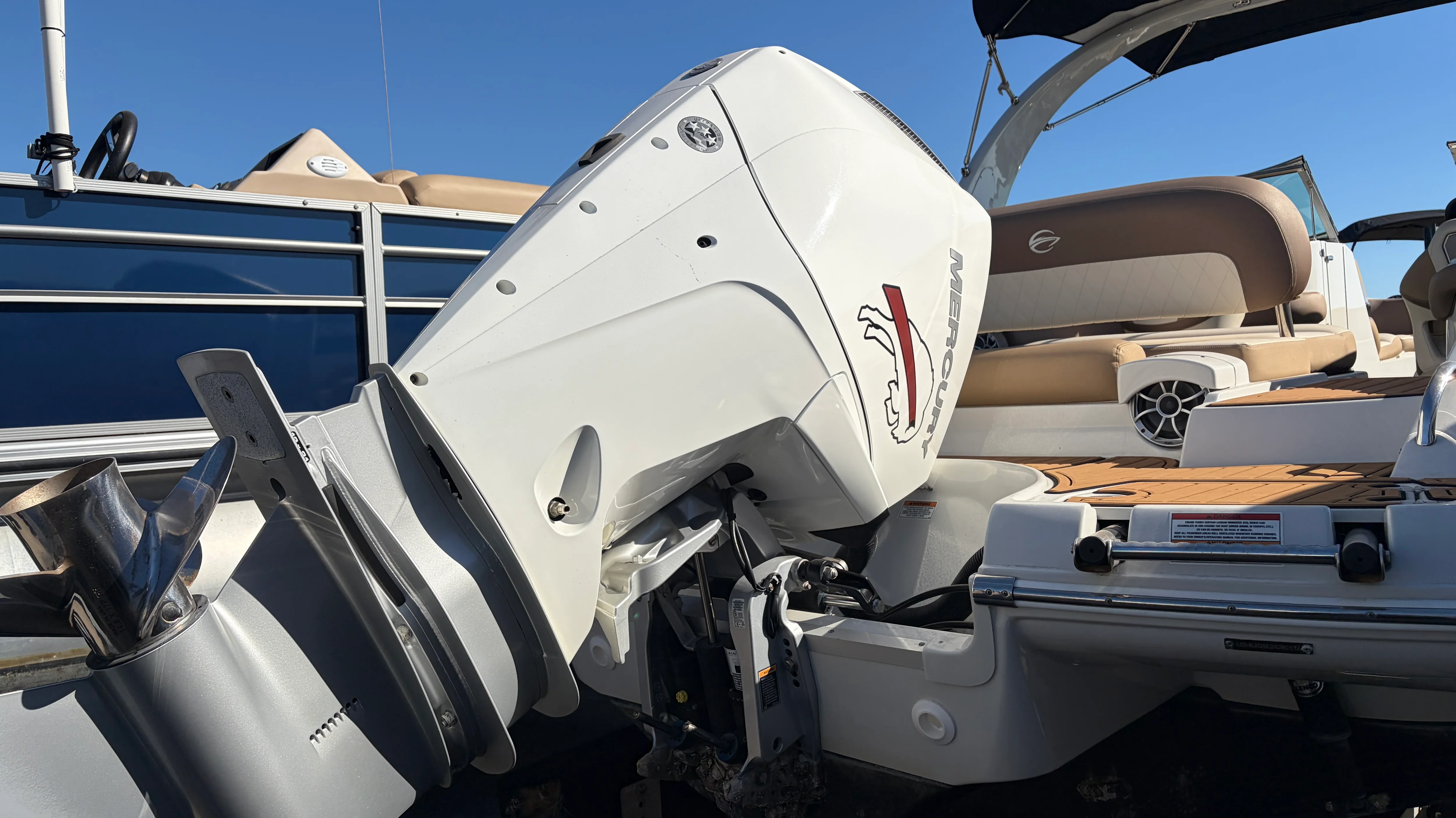 2022 Crownline 270 Image Thumbnail #11