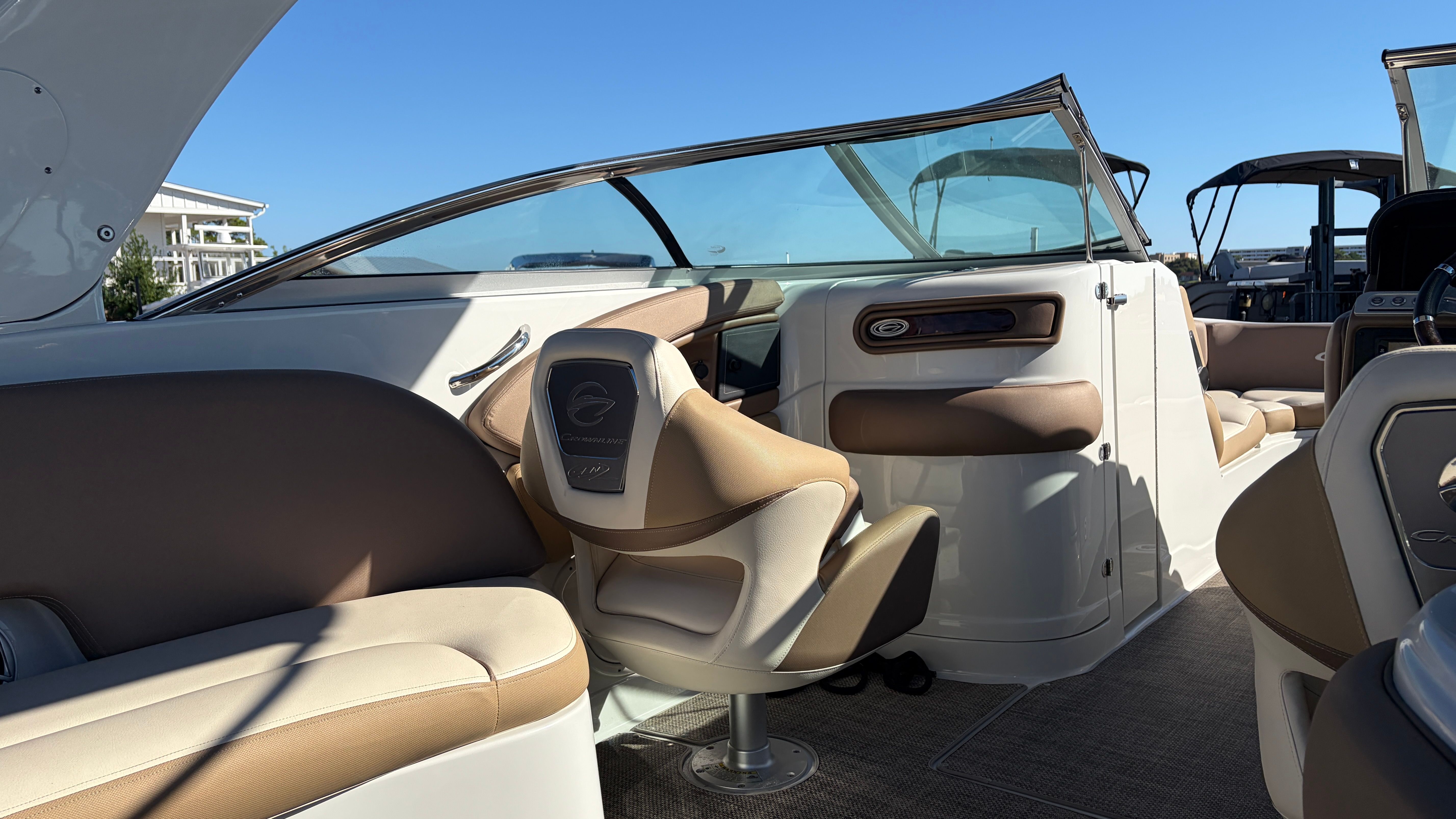 2022 Crownline 270 Image Thumbnail #28