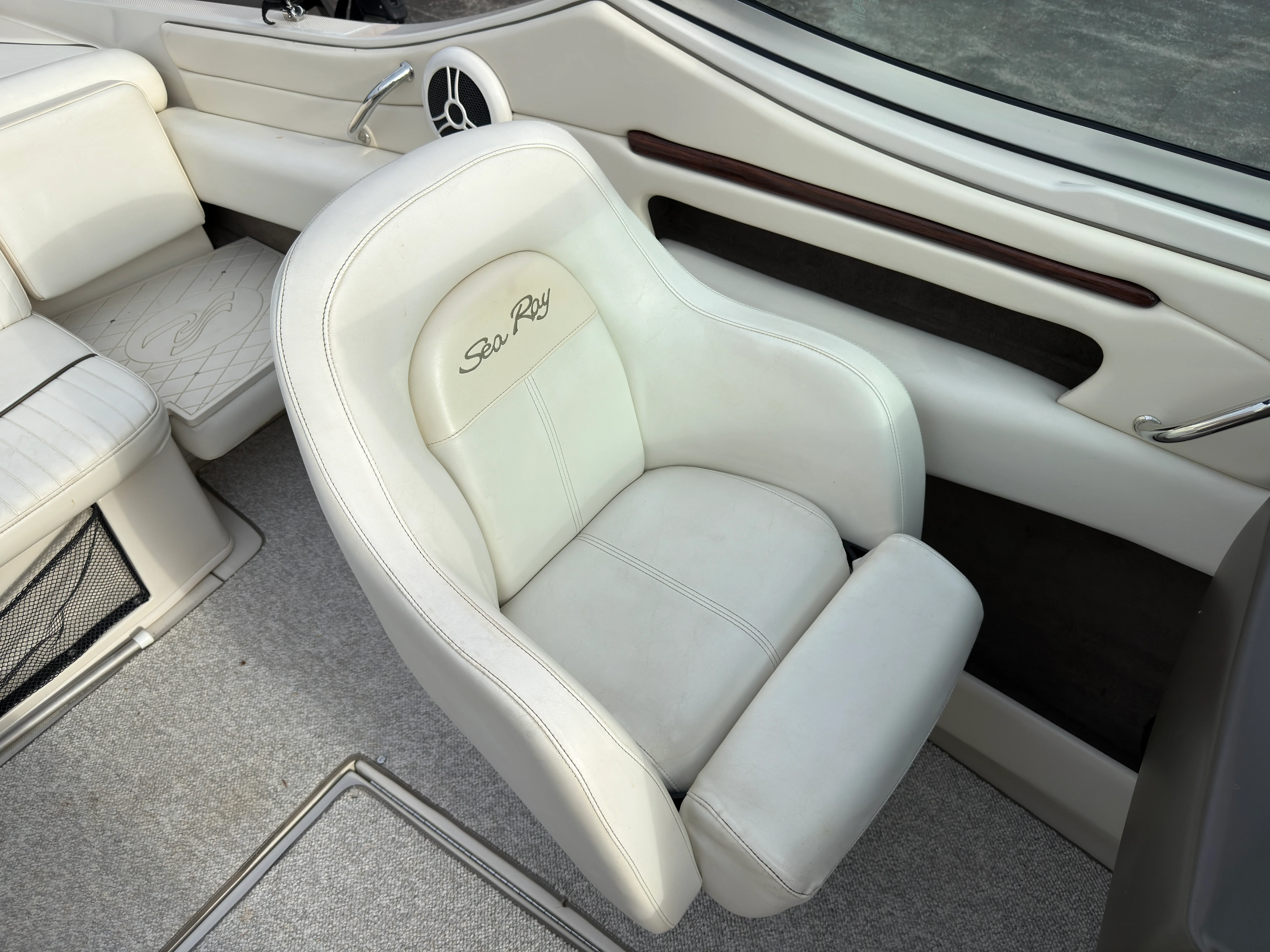 2008 Sea Ray 230 SELECT Image Thumbnail #10