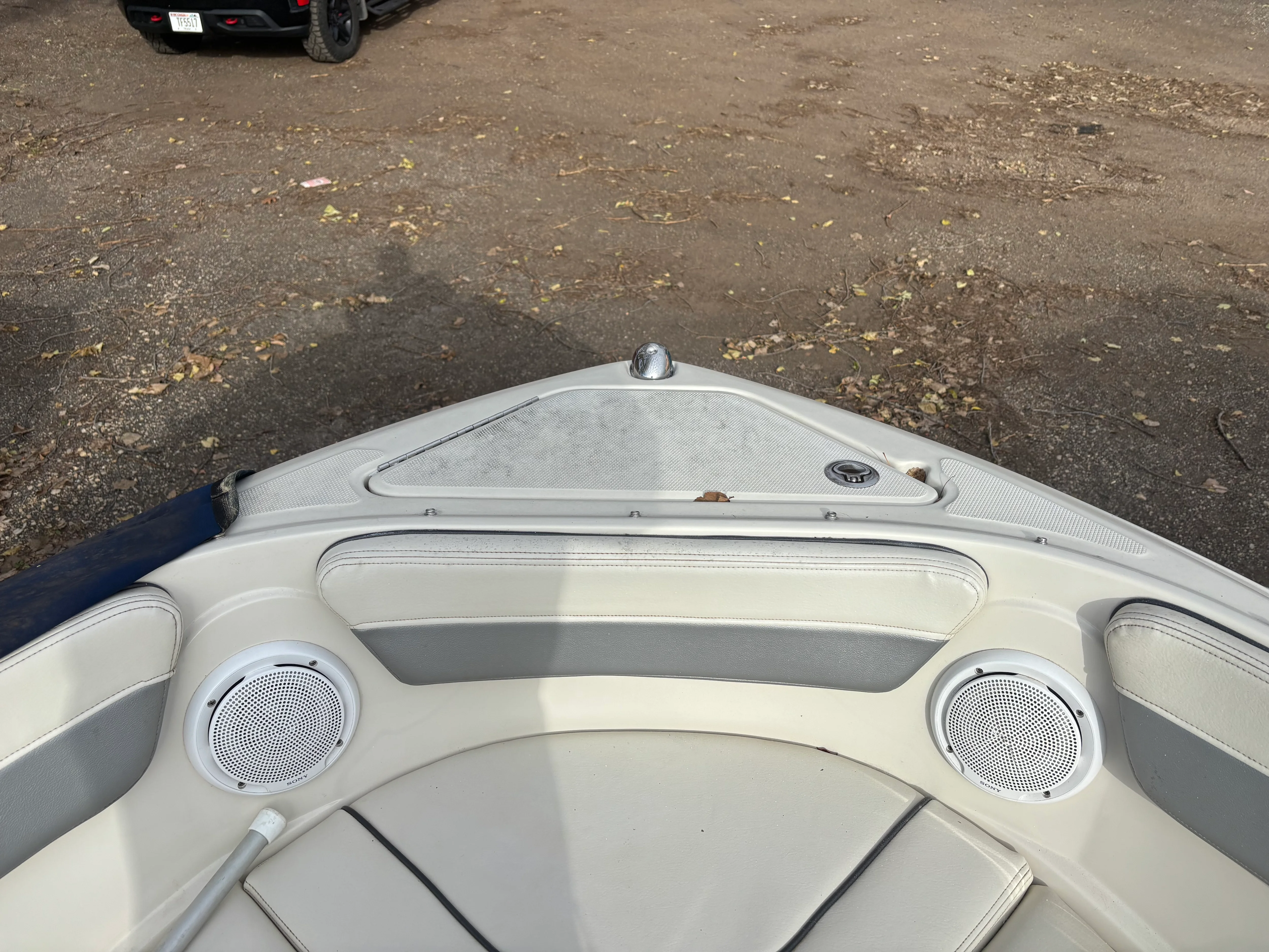 2010 Sea Ray 210 SL SS Image Thumbnail #9