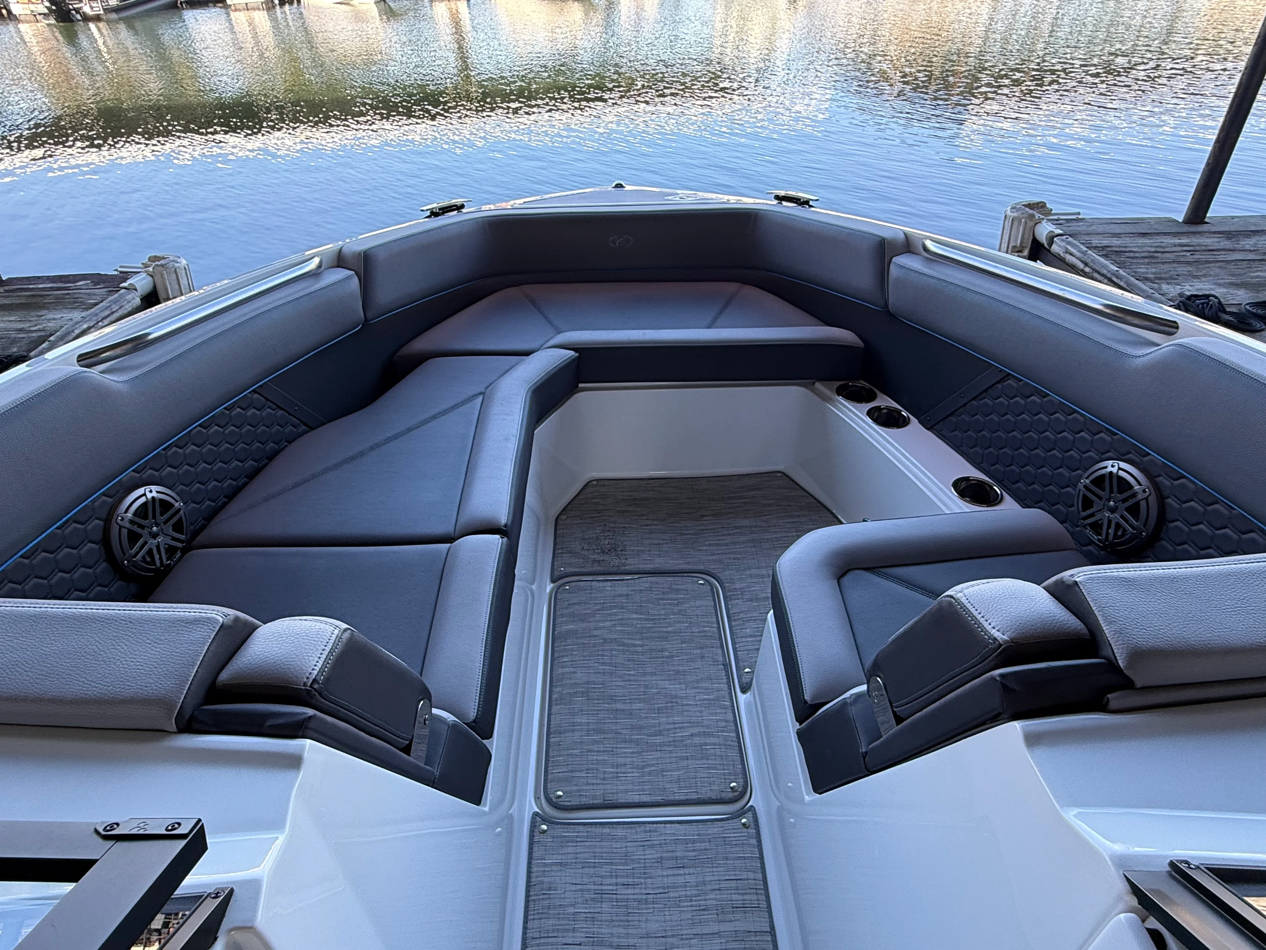 2022 Cobalt R8 SURF Image Thumbnail #39