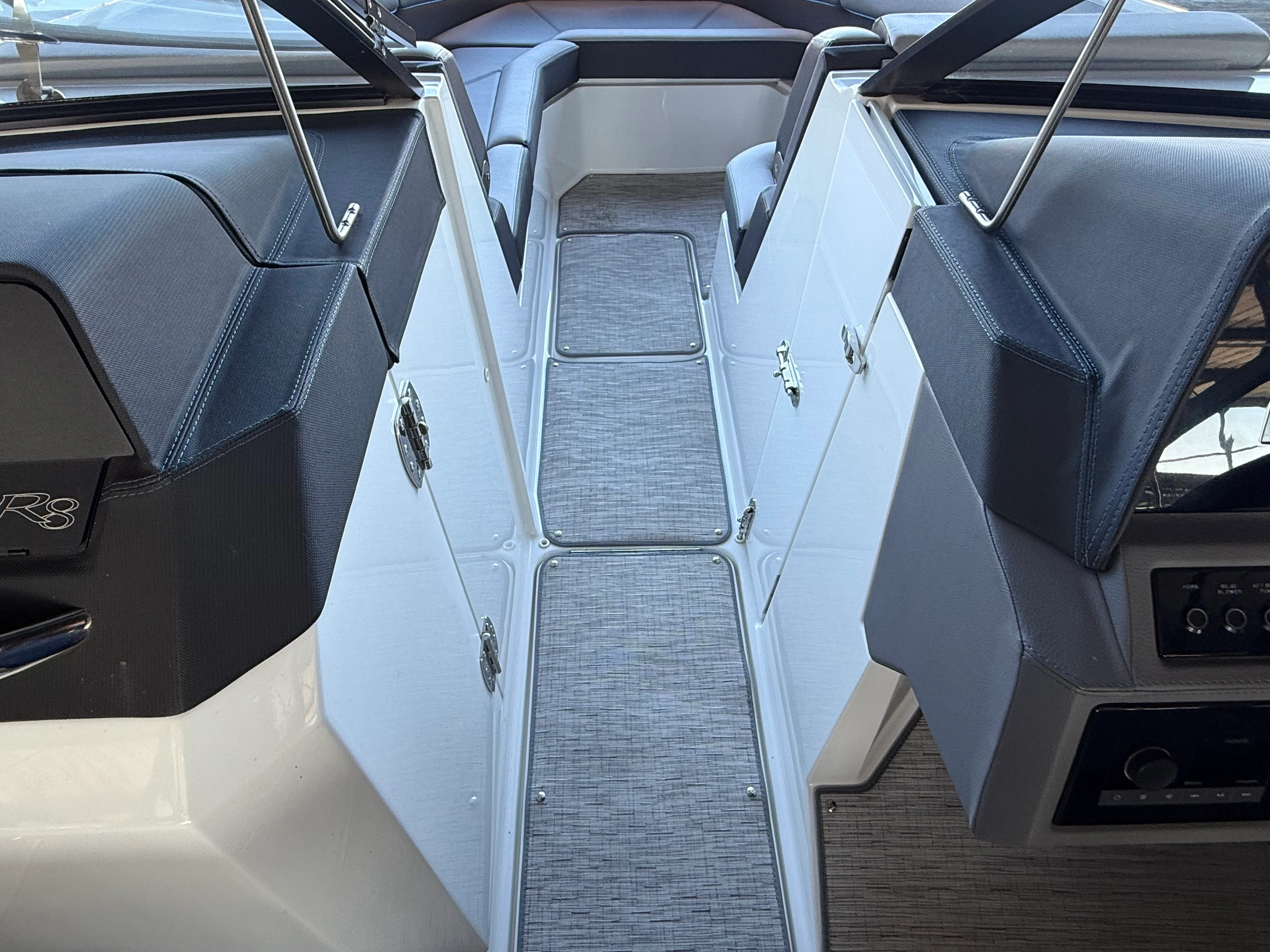 2022 Cobalt R8 SURF Image Thumbnail #37