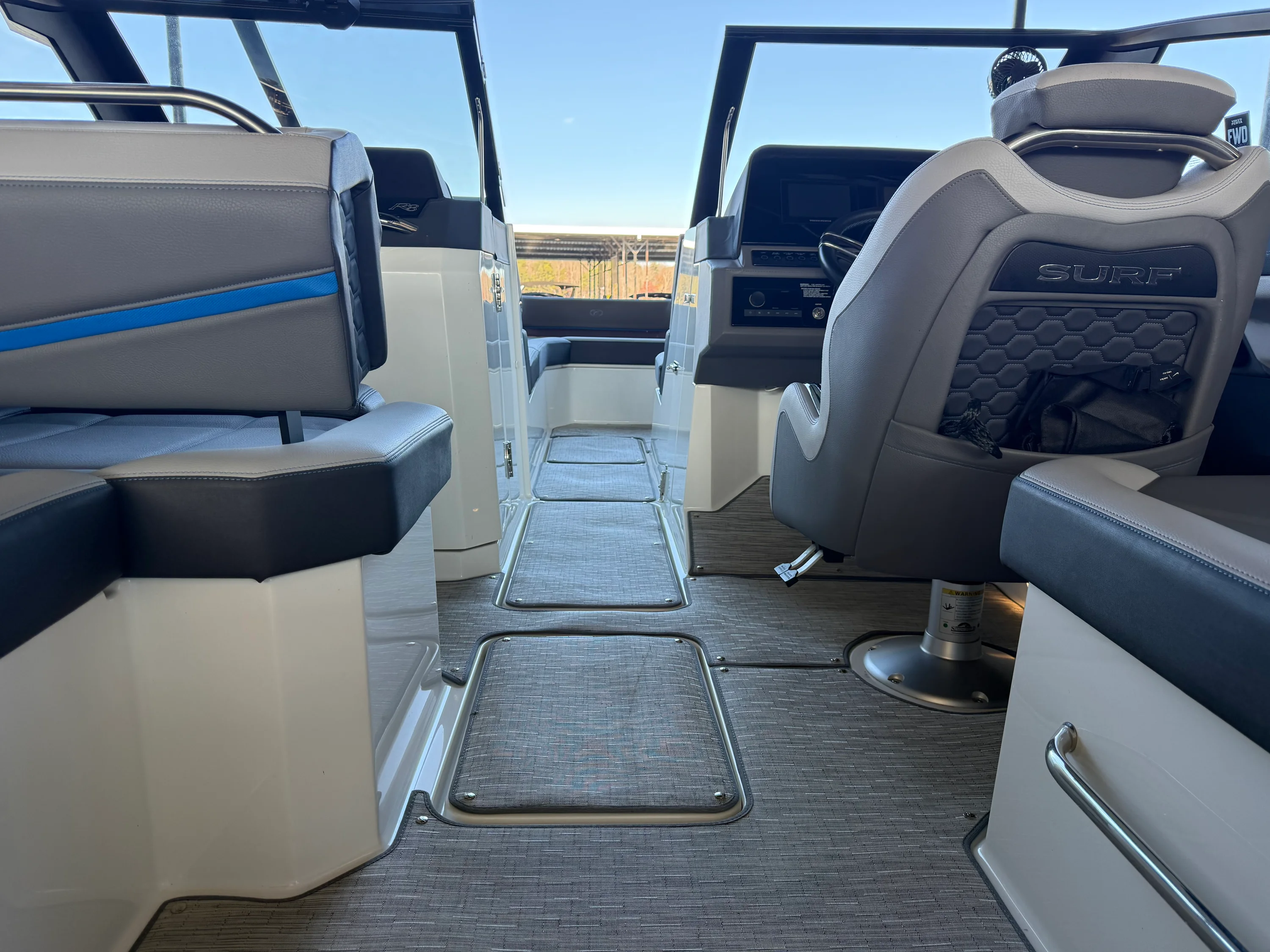 2022 Cobalt R8 SURF Image Thumbnail #36