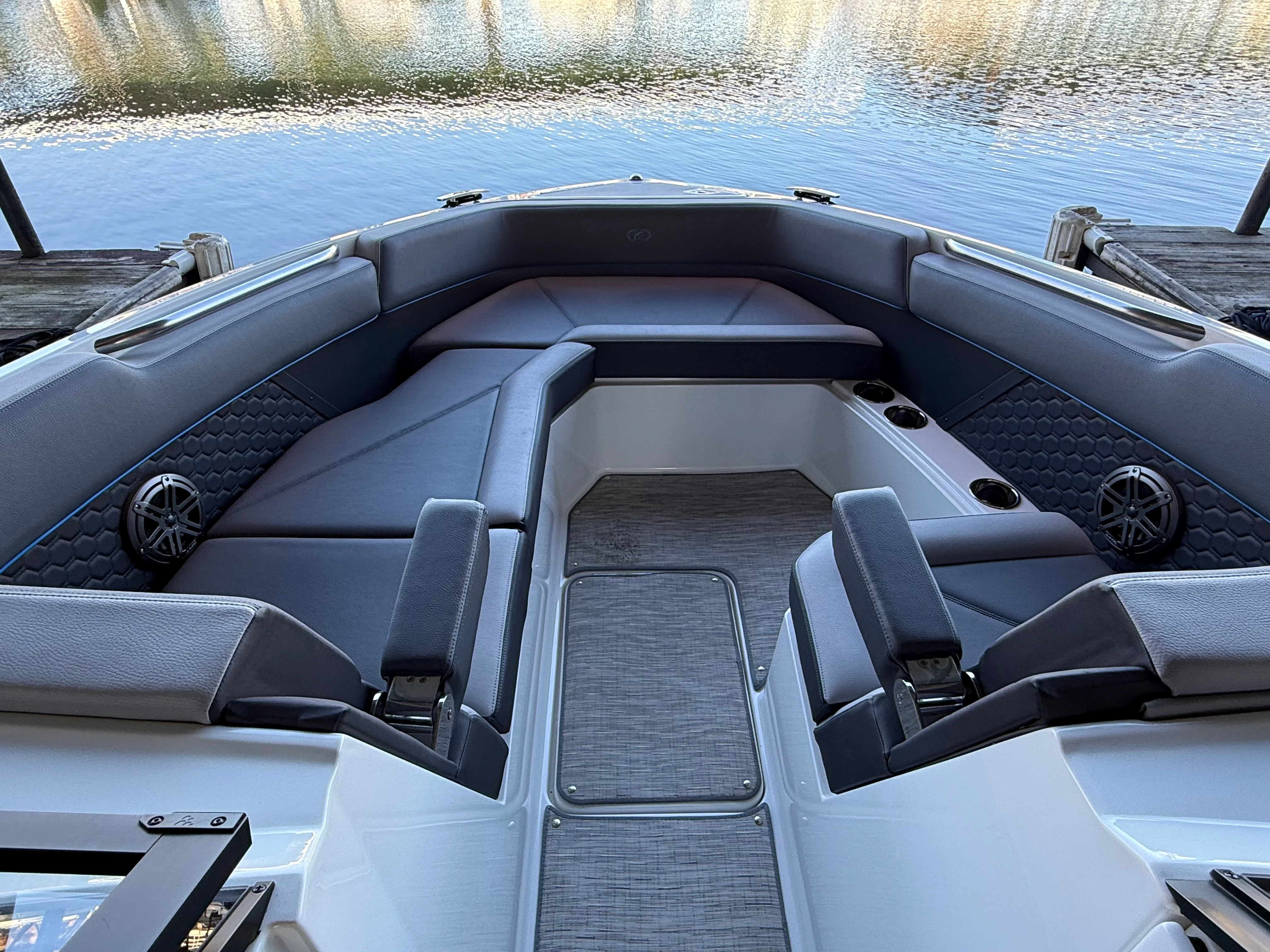 2022 Cobalt R8 SURF Image Thumbnail #38