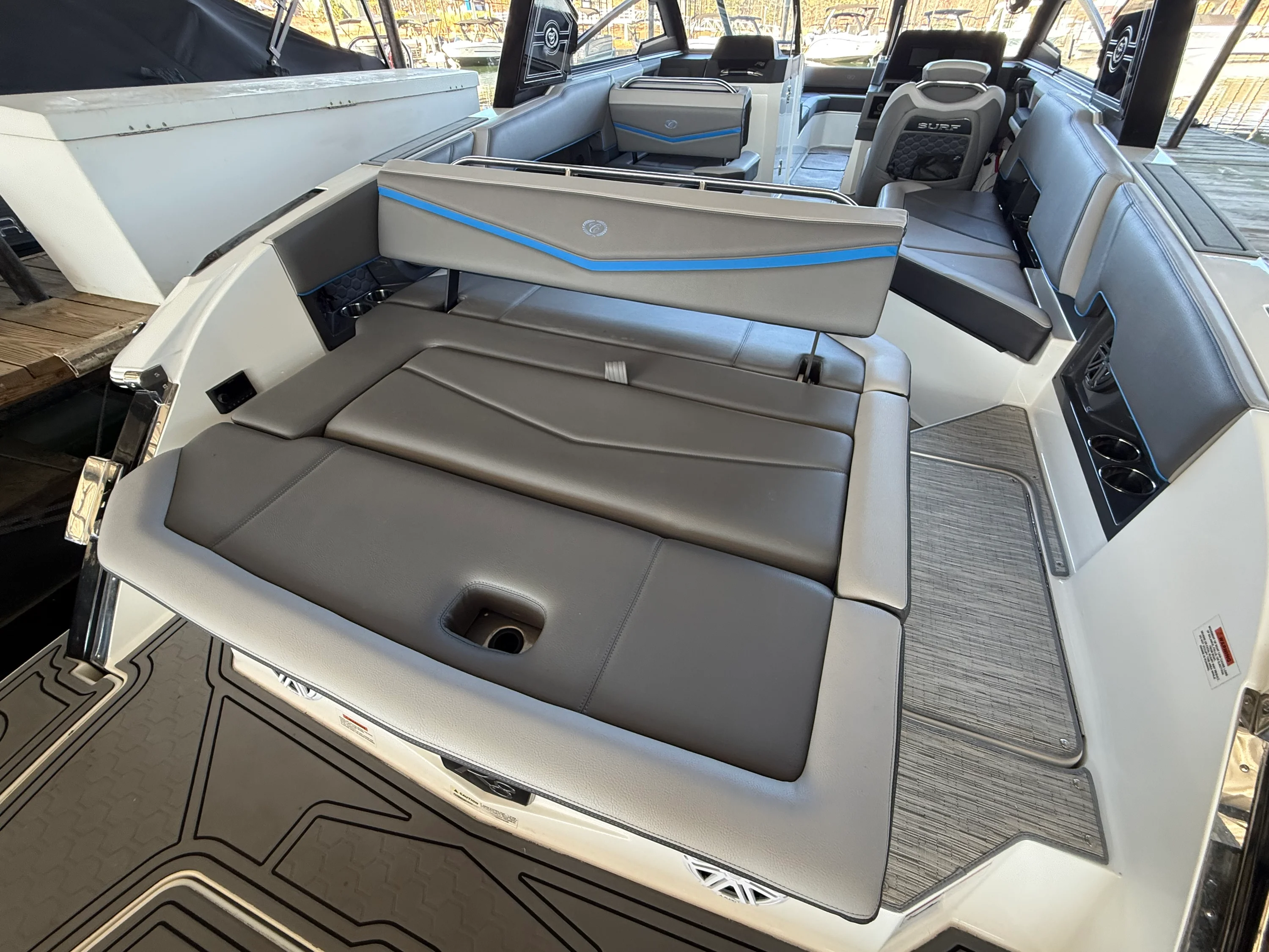 2022 Cobalt R8 SURF Image Thumbnail #17