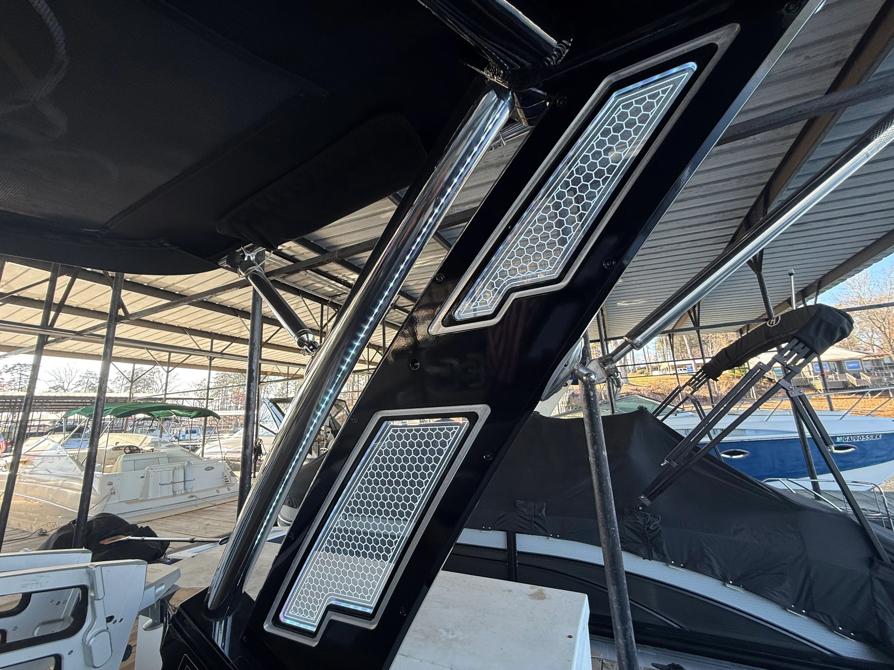 2022 Cobalt R8 SURF Image Thumbnail #8